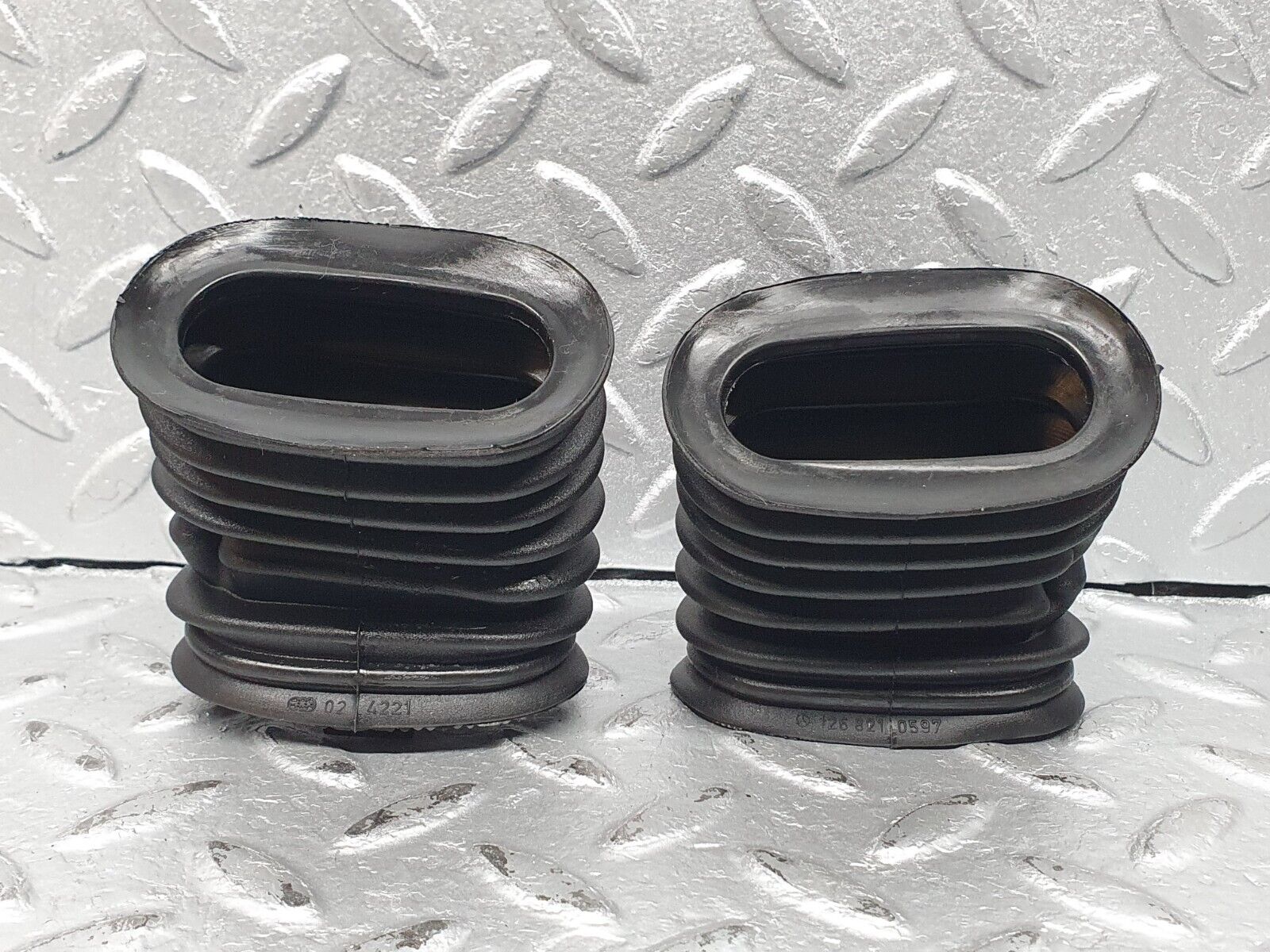 41160 Mercedes-Benz W126 300SE Rear Door Wire Protector Rubber 1268210597