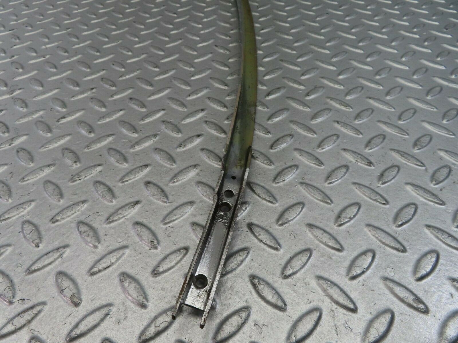 9726 Mercedes-Benz C123 280CE Coupe Front Left Door Window Channel Pair