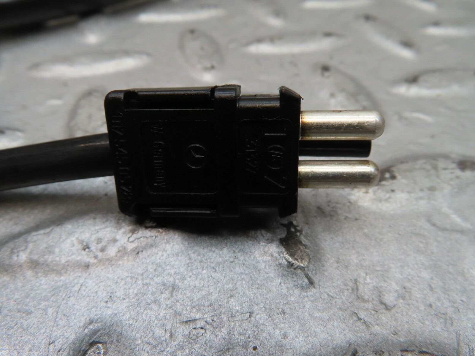 17291 Mercedes-Benz R129 300SL Coupe Front Left Brake Pad Warning Loom