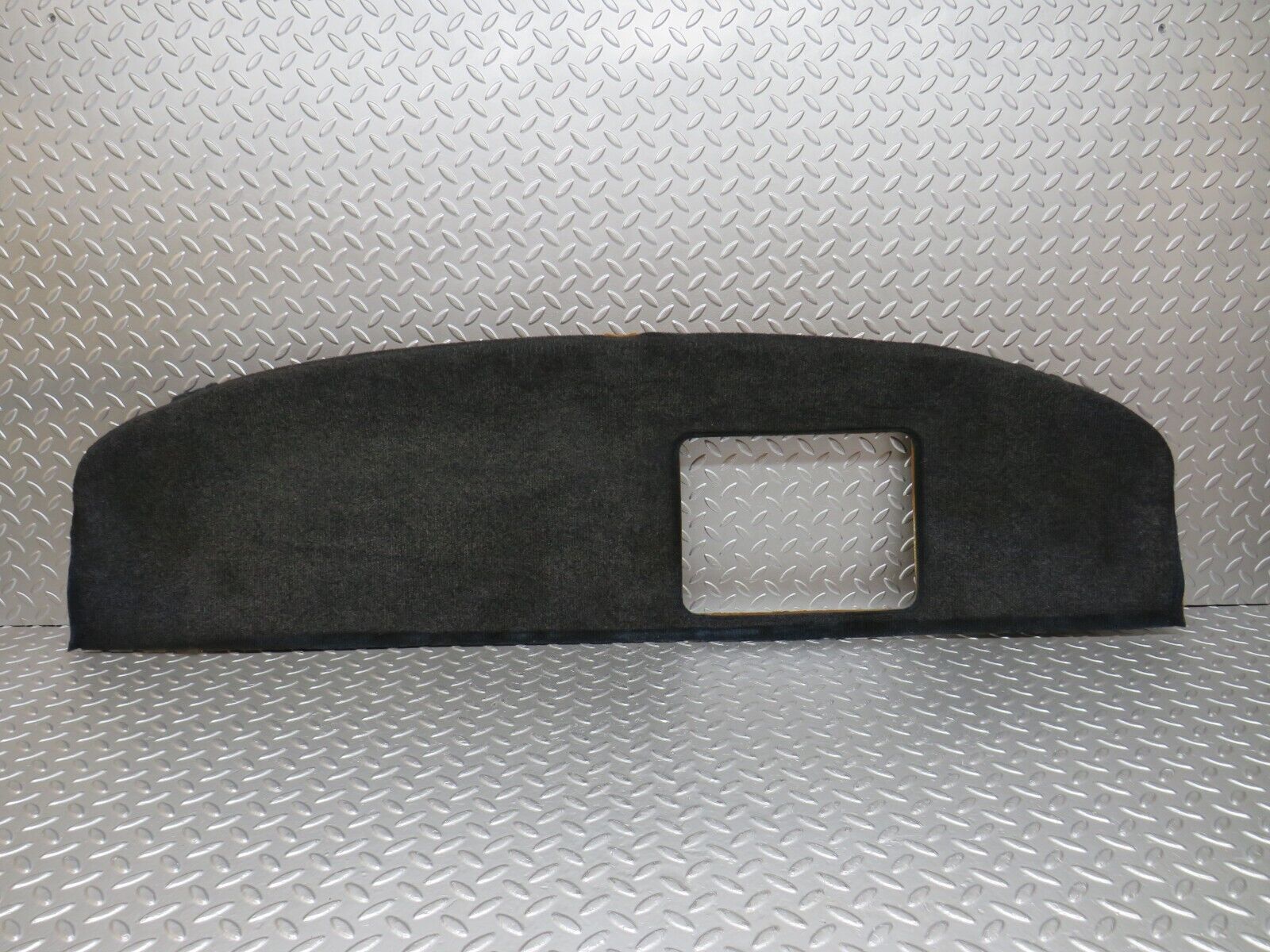 31050 Mercedes-Benz W123 200D Parcel Shelf