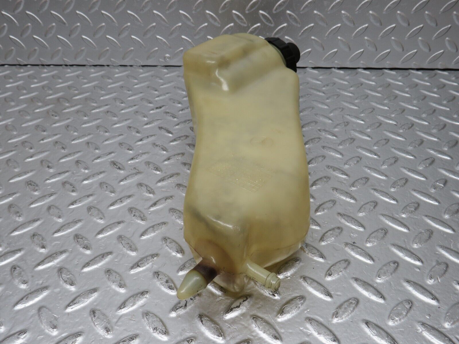 31298 Mercedes-Benz S124 220TE Hydraulic Suspension Fluid Reservoir 0009899103