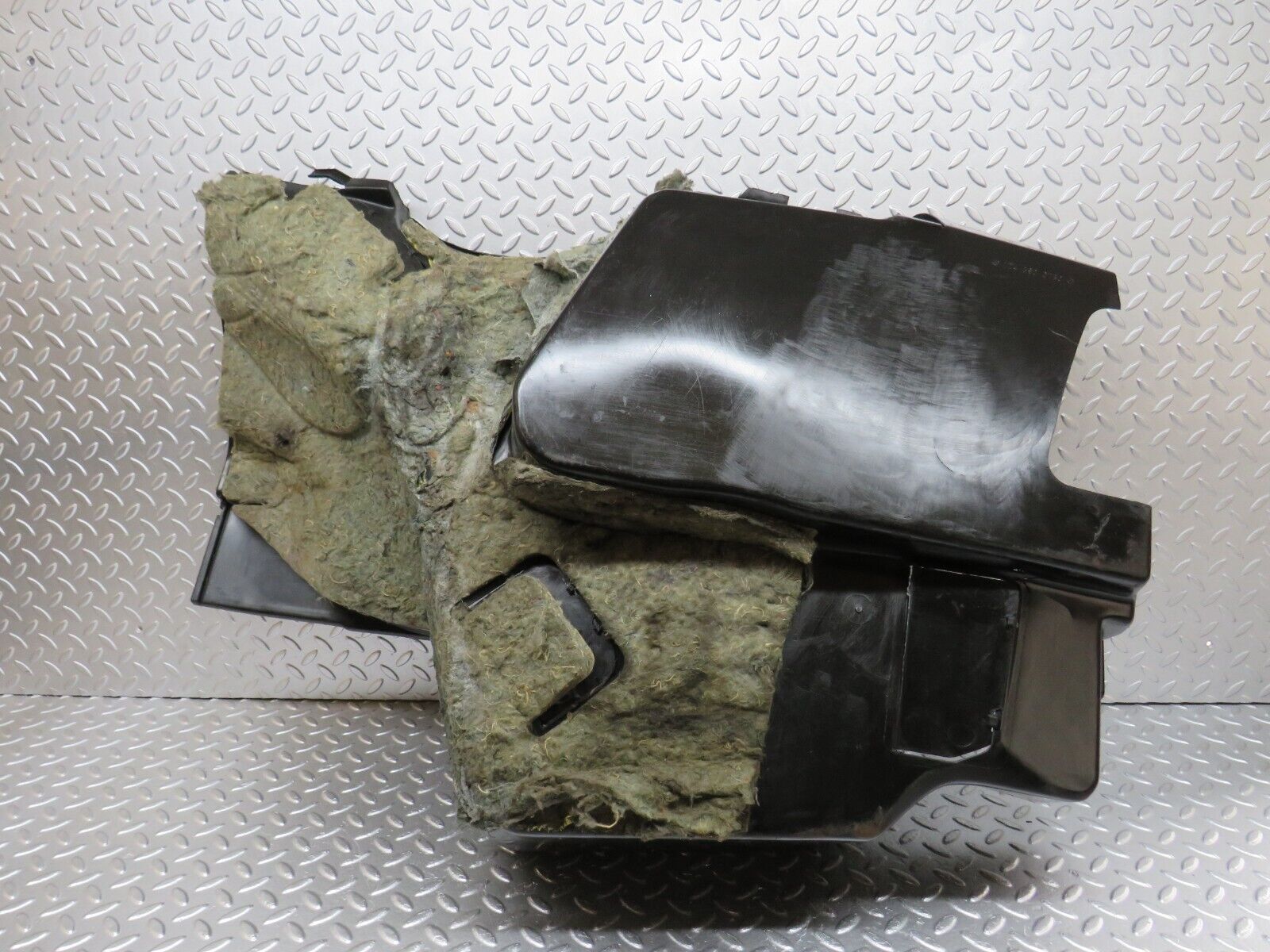 34033 Mercedes-Benz W124 260E Trunk Cover Panel Left 1246900730