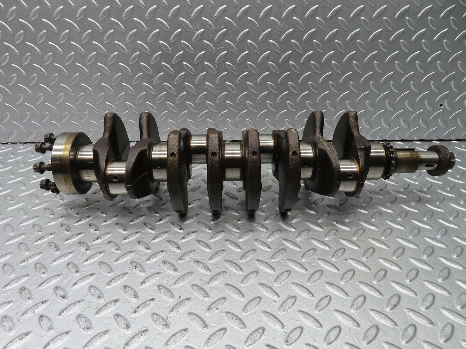 21409 Mercedes-Benz W123 230E Crankshaft 1020310101