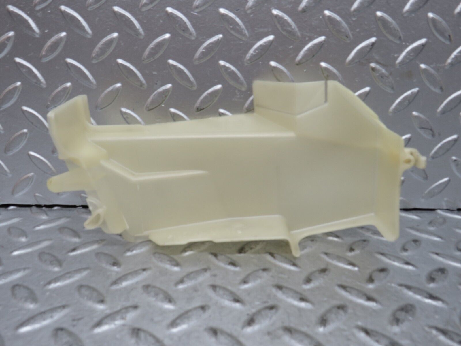 29110 Mercedes-Benz C124 320CE Right Door Lock Mechanism Cover 1247232008