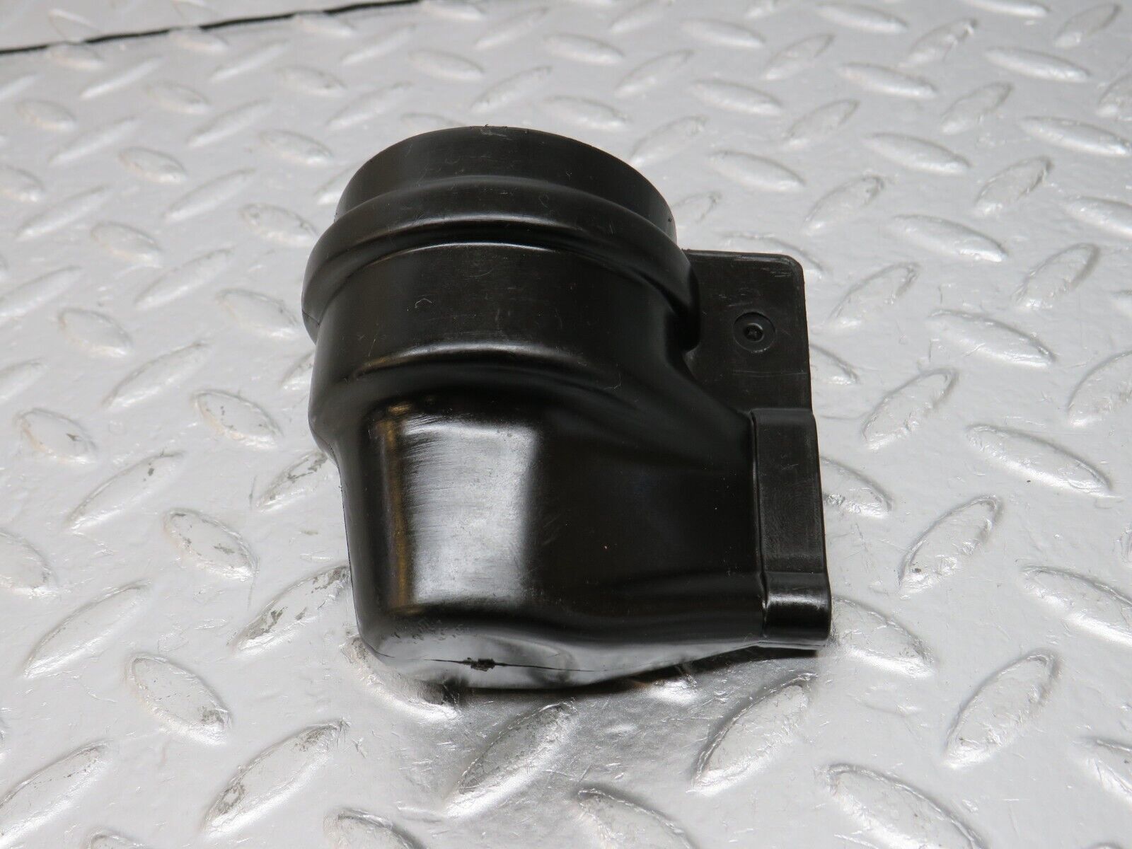 33622 Mercedes-Benz W201 190E 2.0L Ignition Coil Protective Cap 0001581785