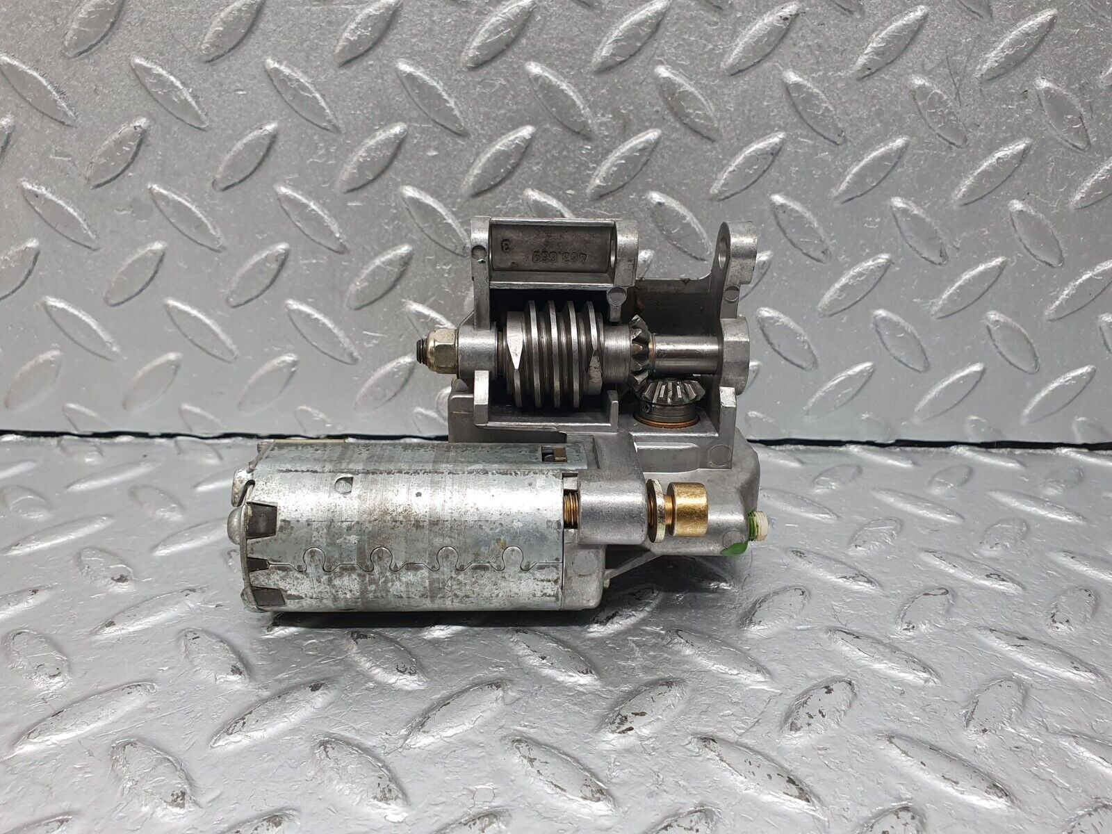 41004 Mercedes-Benz W126 300SE Steering Column Adjustment Motor 1264600425