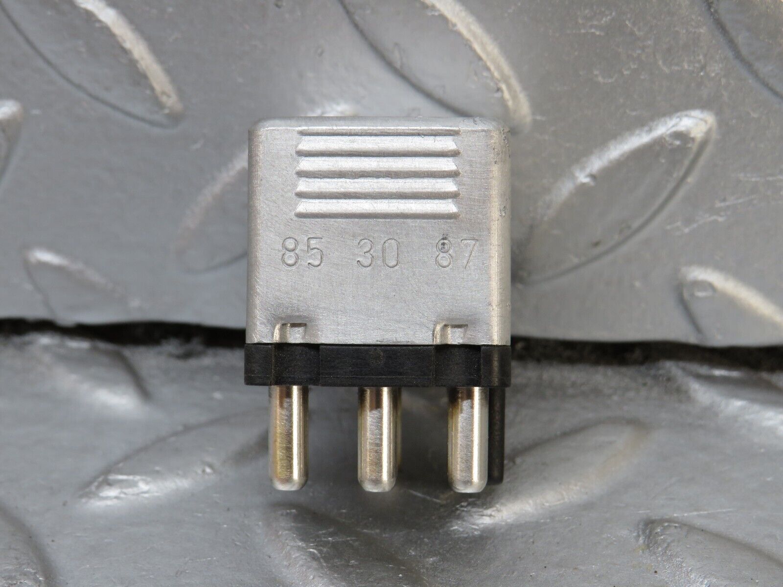 34448 Mercedes-Benz C126 380SEC Coupe Multi Purpose Relay 0015420219