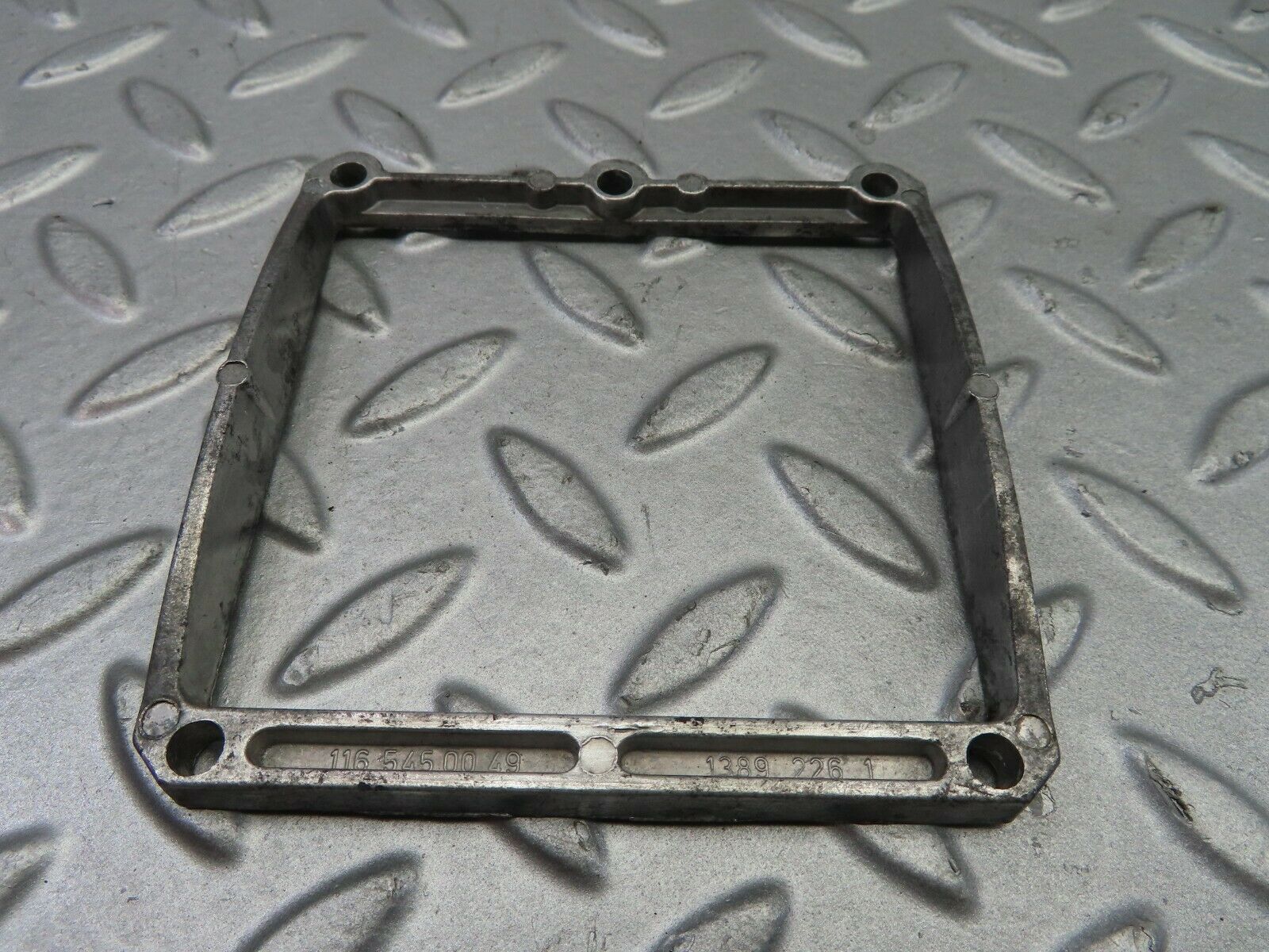 7432 Mercedes-Benz W116 450SE Fuse Box Flange 1165450049