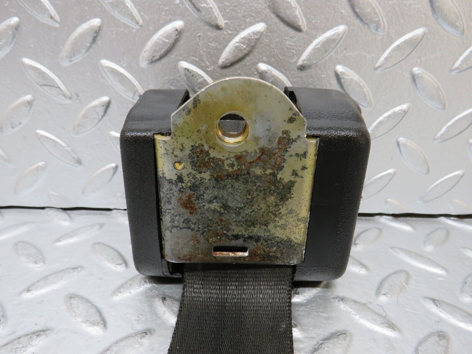 26979 Mercedes-Benz W123 240D Front Right Seat Belt 1238604886