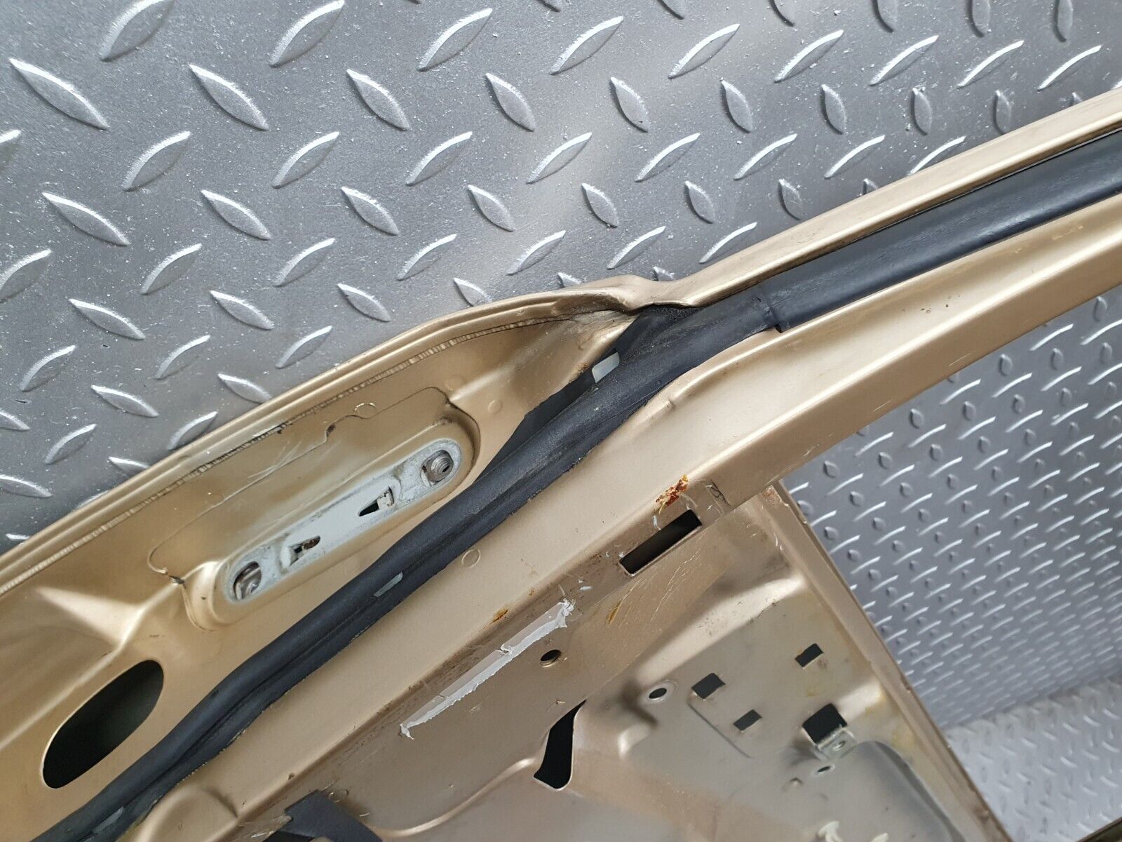 41369 Mercedes-Benz W124 200E Rear Right Door