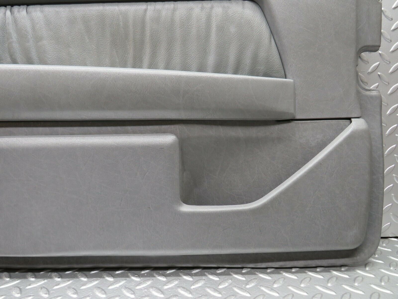 22366 Mercedes-Benz C124 E220 Coupe Right Door Card Grey