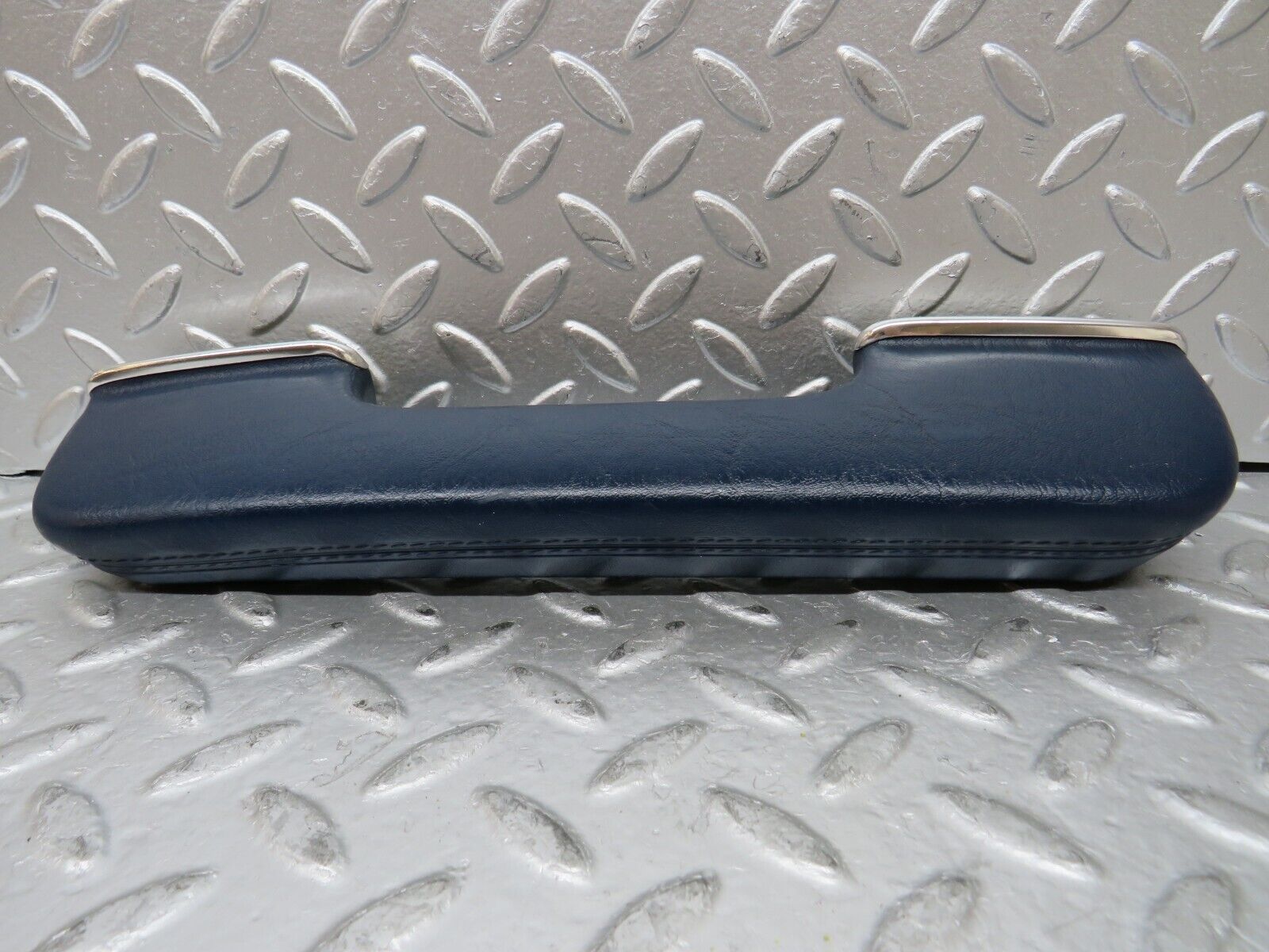 26861 Mercedes-Benz W123 240D Interior Door Handle Front Right Blue 1239702001