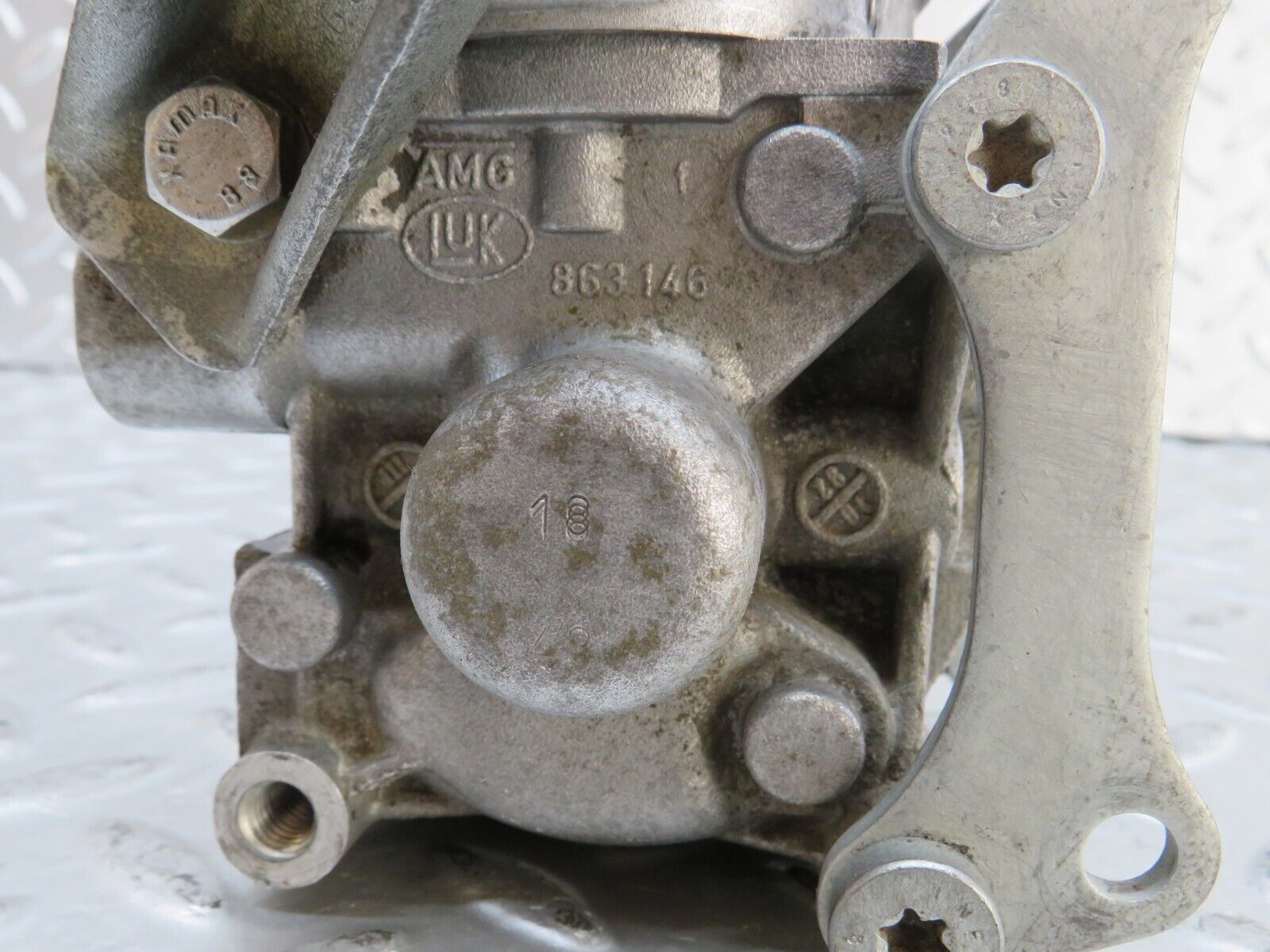 26665 Mercedes-Benz C124 220CE Power Steering Pump Luk 2104661201 02-105 760