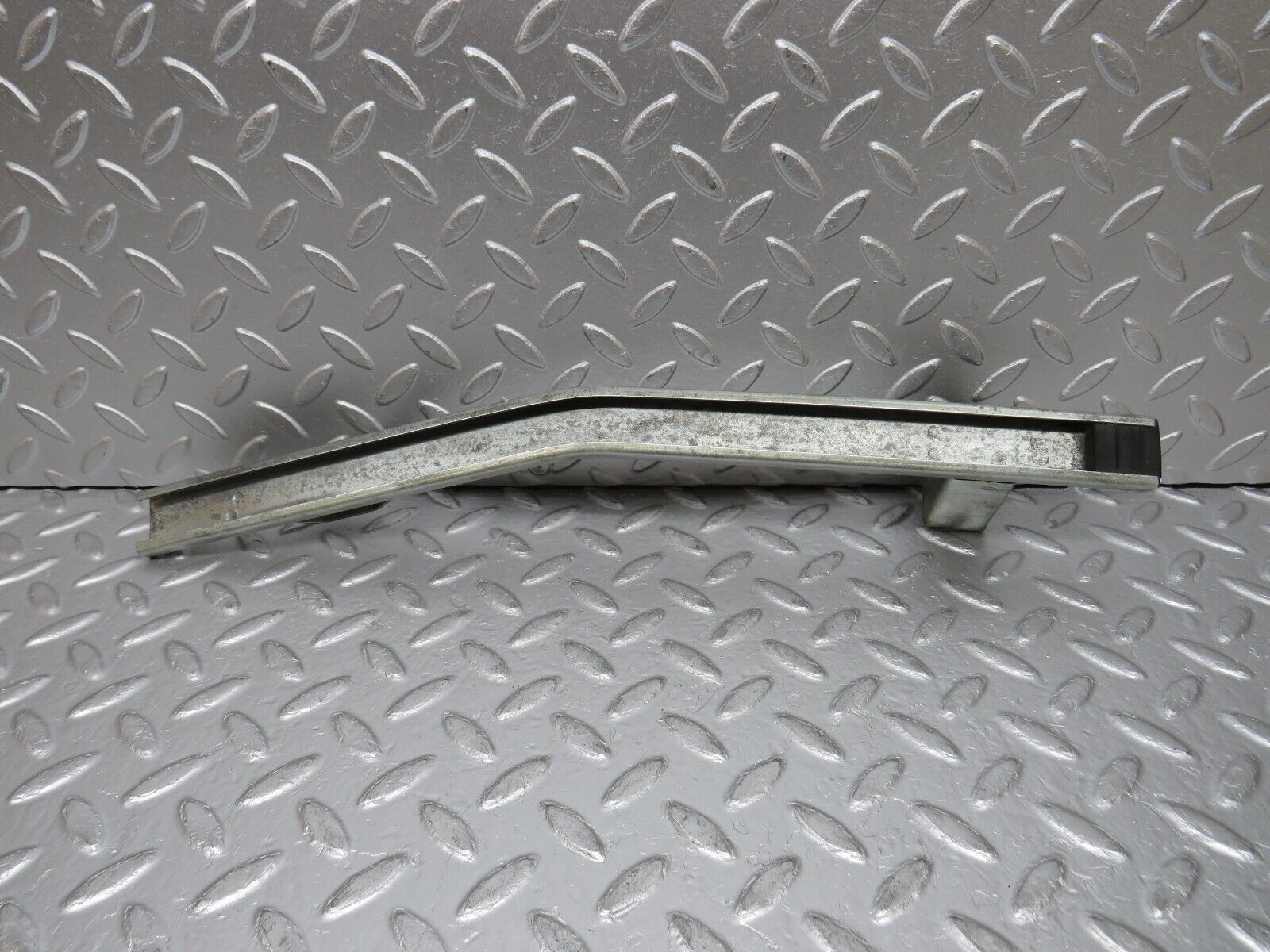 0756 Mercedes-Benz C107 350SLC Coupe Rear Left Window Channel