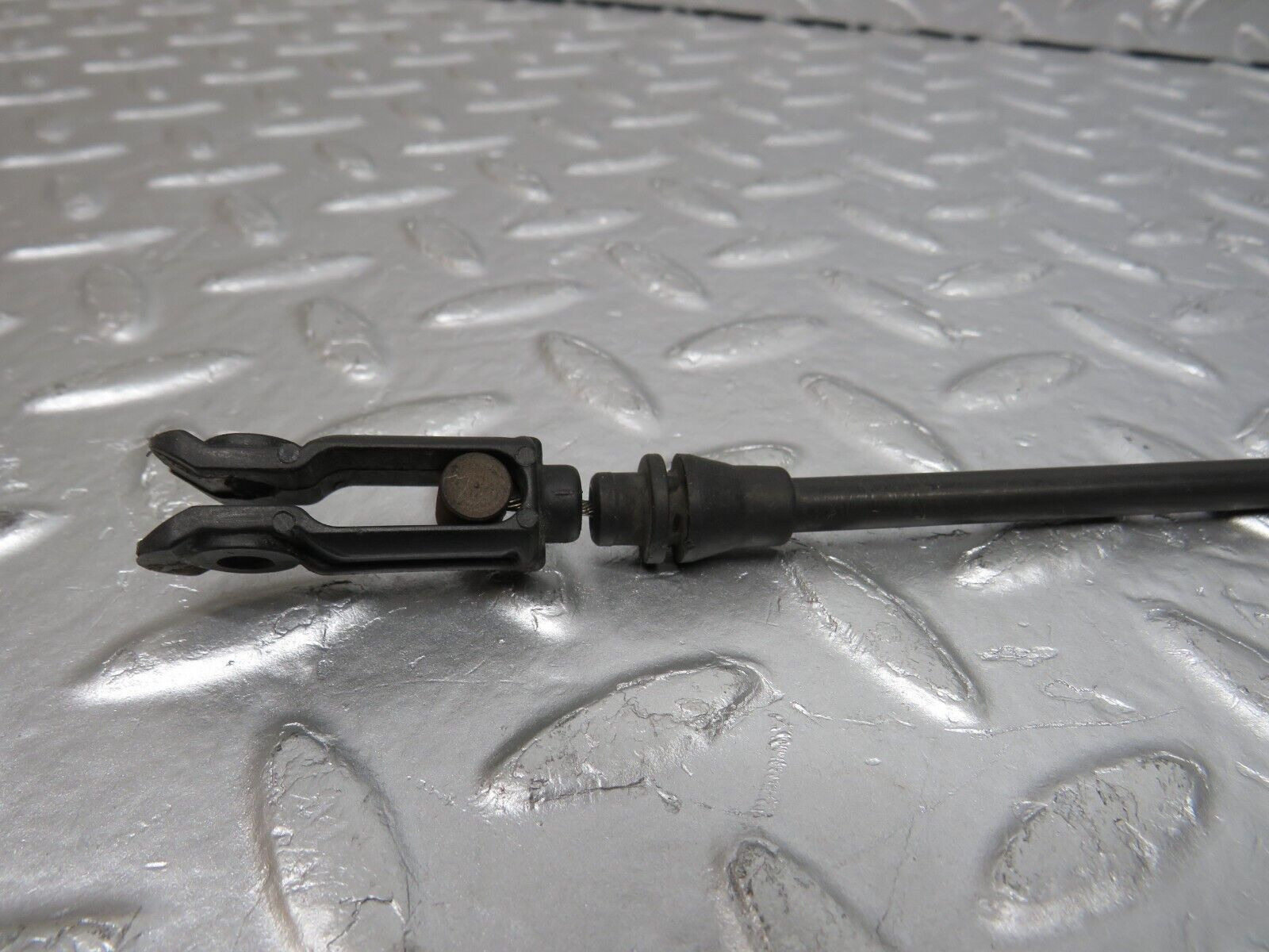 33742 Mercedes-Benz W201 190E 2.0L Bonnet Release Cable