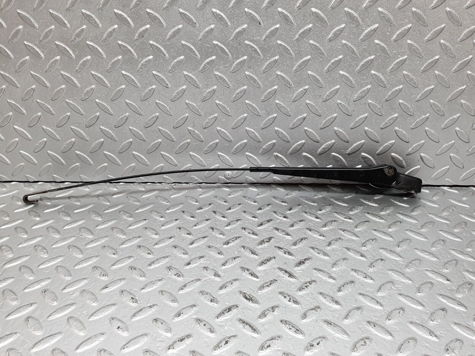 41208 Mercedes-Benz W126 300SE Windscreen Wiper Arm Right Side