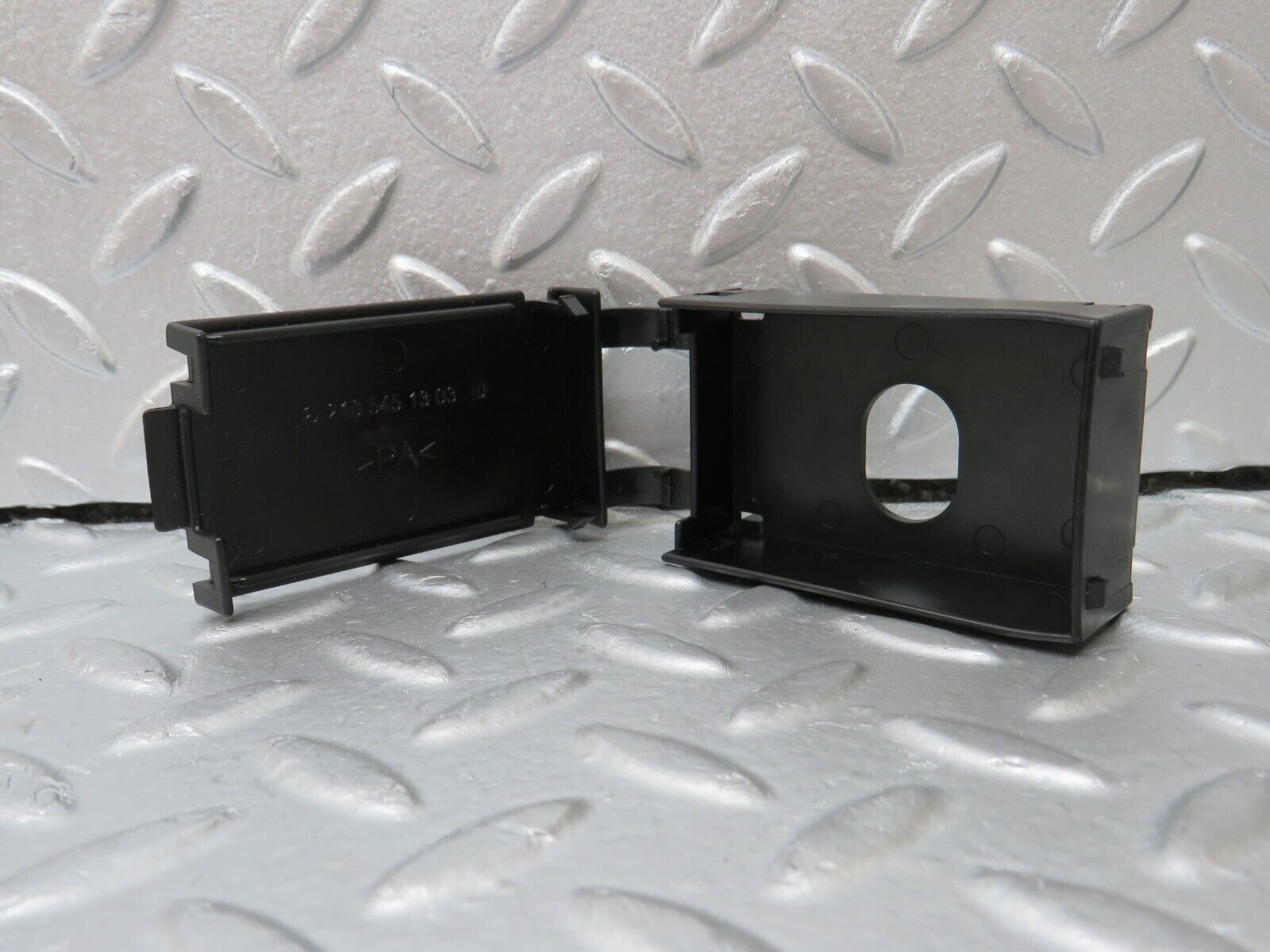 35073 Mercedes-Benz W210 320E Battery Positive Terminal Cover Lid 2105451303