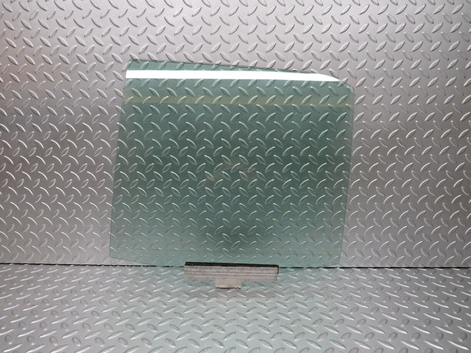 25133 Mercedes-Benz W201 190D Rear Left Door Window Glass