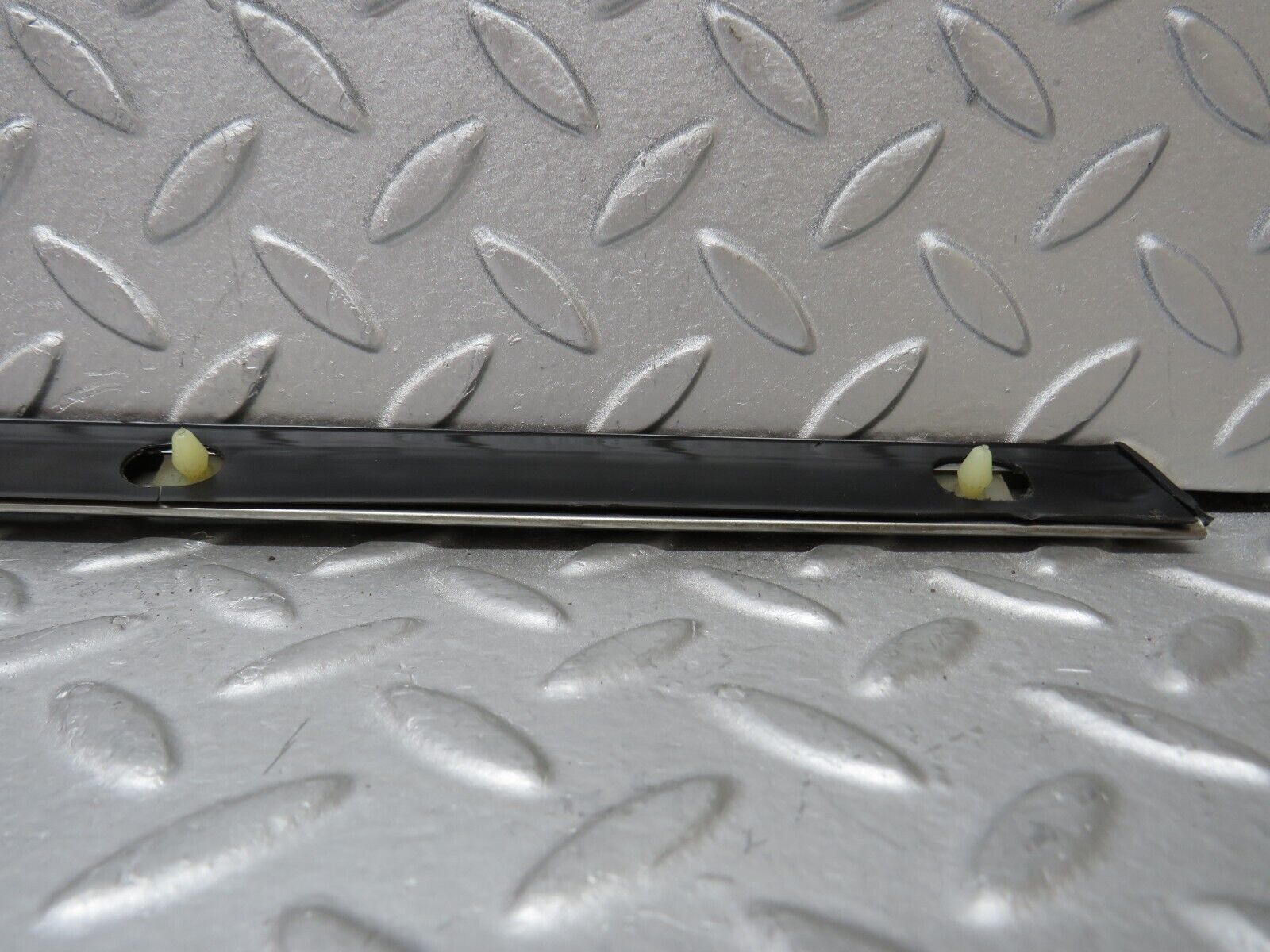 37311 Mercedes-Benz W109 300SEL Rear Left Door Centre Moulding Trim