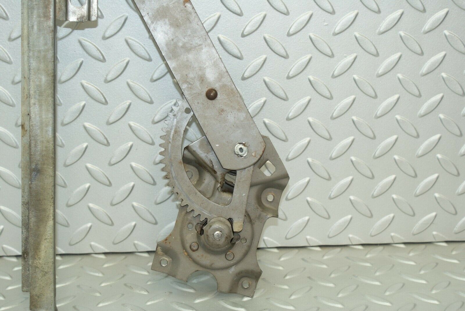 3146 Mercedes-Benz W115 220D Rear Left Manual Window Regulator