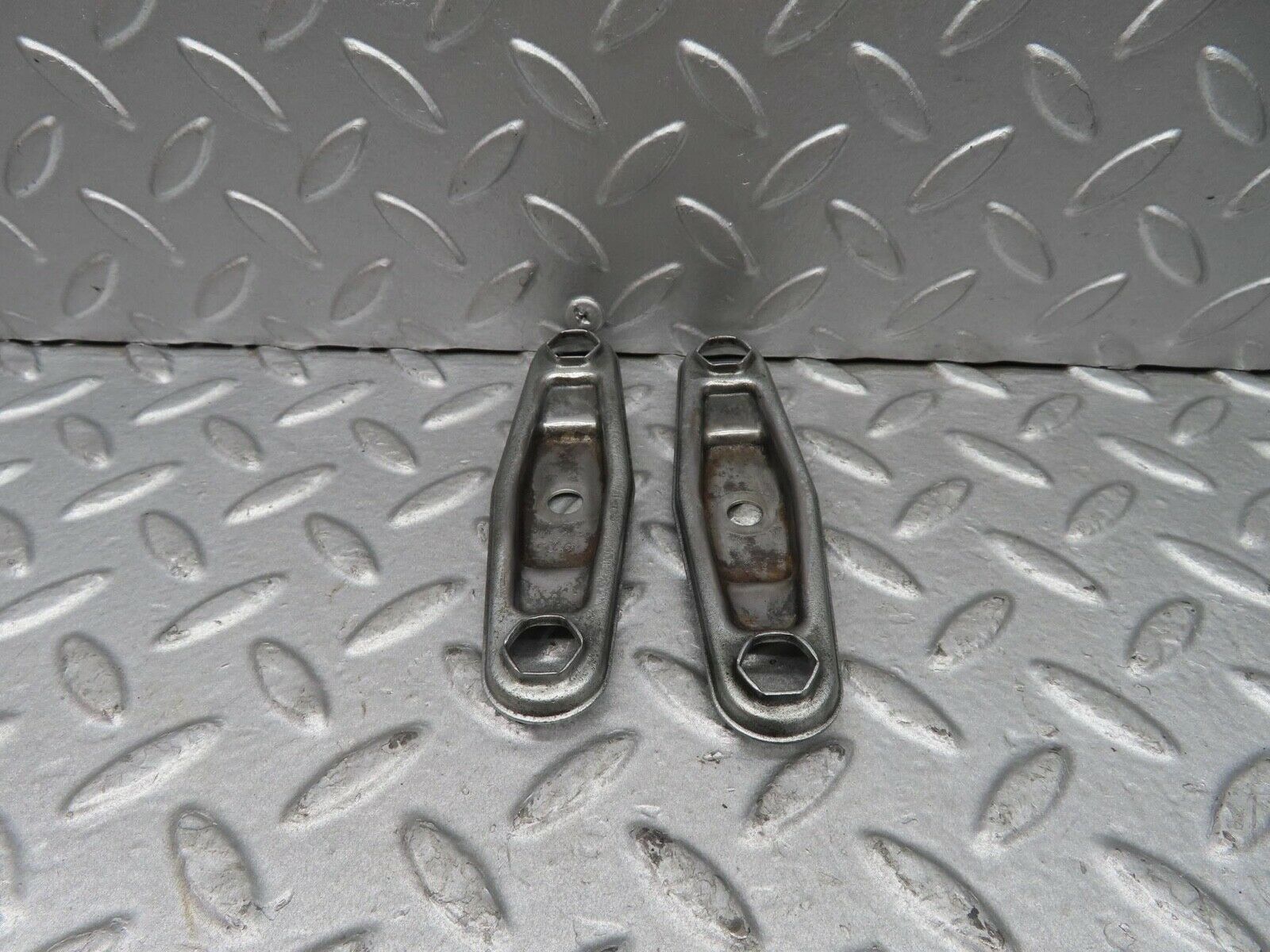 14736 Mercedes-Benz W201 190E Fuel Injector Bracket