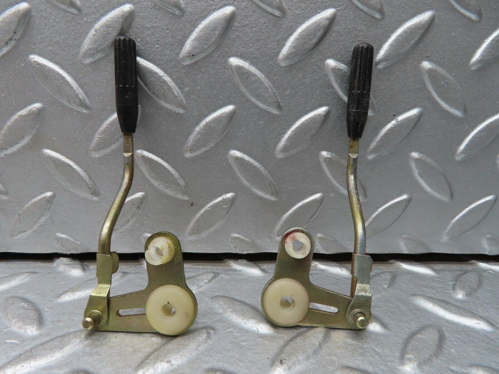 19262 Mercedes-Benz W123 300D Rear Door Lock Knob Pair