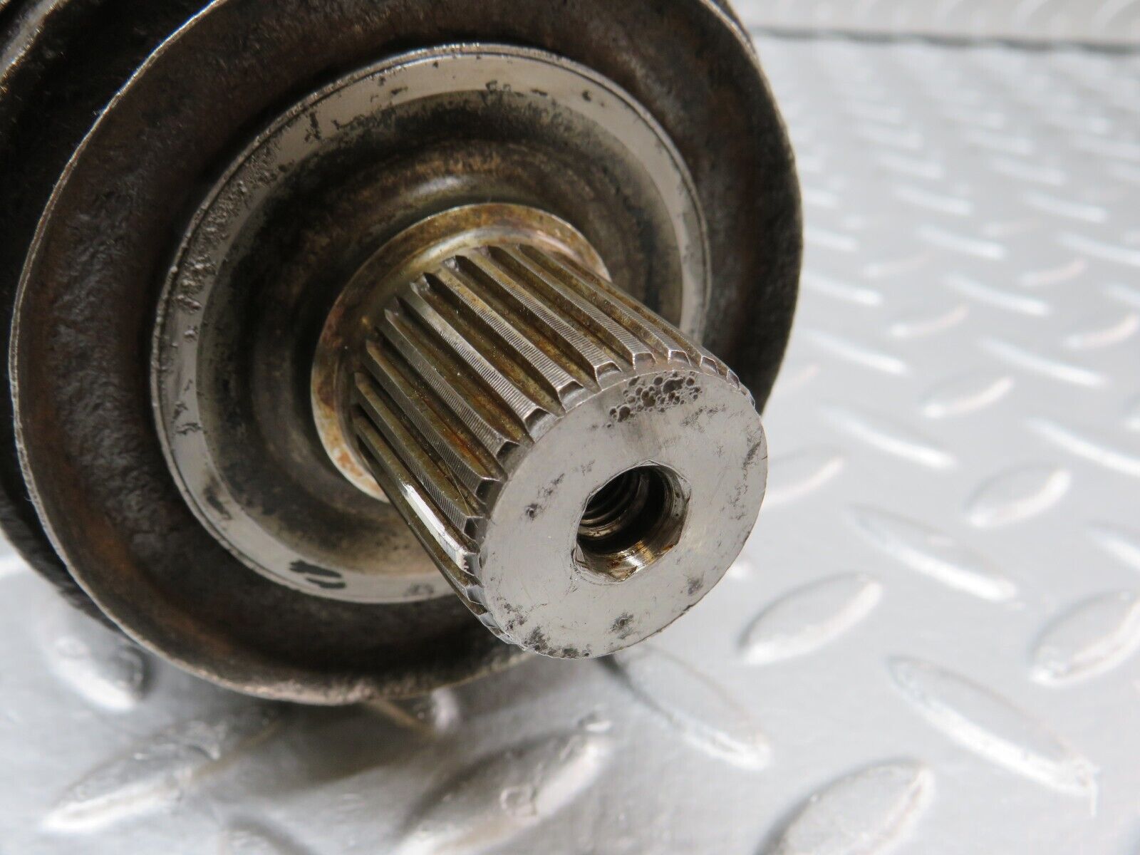 34665 Mercedes-Benz C126 380SEC Coupe Axle Shaft Drive Shaft 1263500410