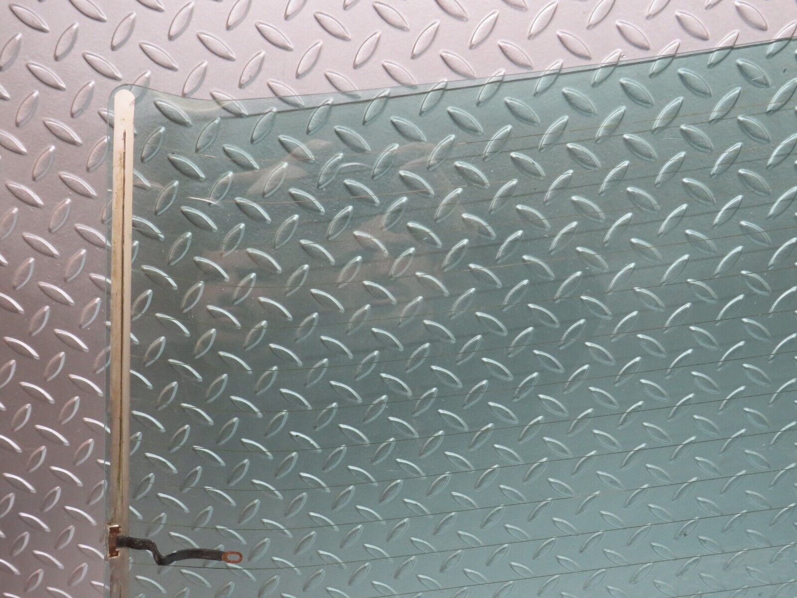 33806 Mercedes-Benz W201 190E 2.0L Rear Heated Windscreen Glass