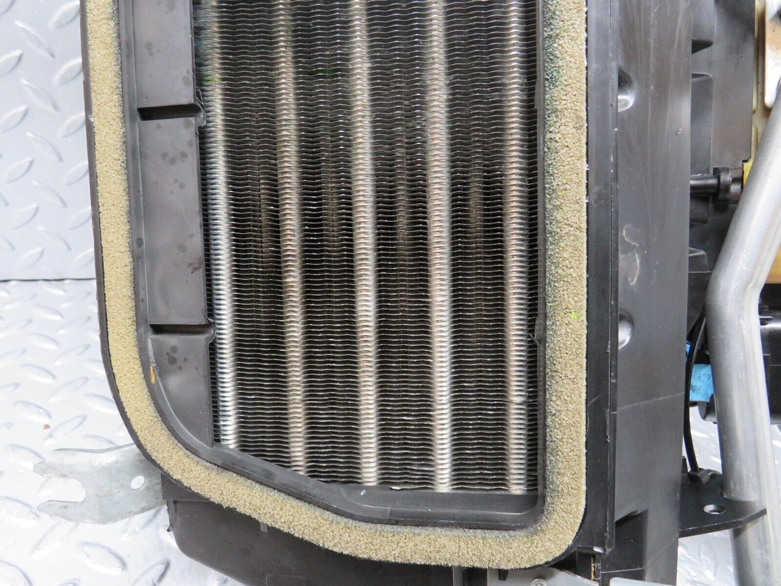 39549 Mercedes-Benz R129 320SL Coupe Heater Blower Box Housing 1298303362