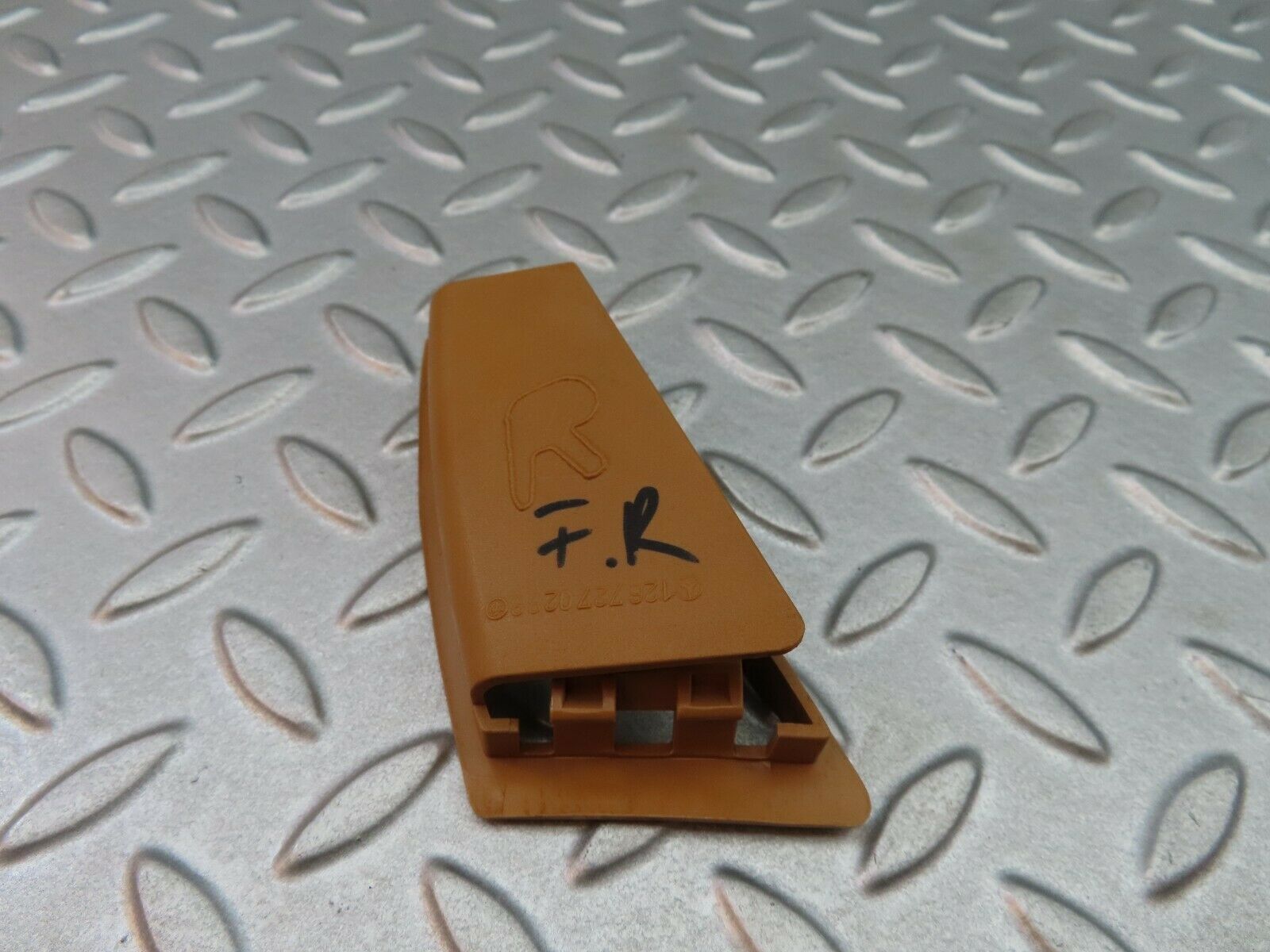 6041 Mercedes-Benz W126 380SE Front Right Door Panel Door Vents 1267270288