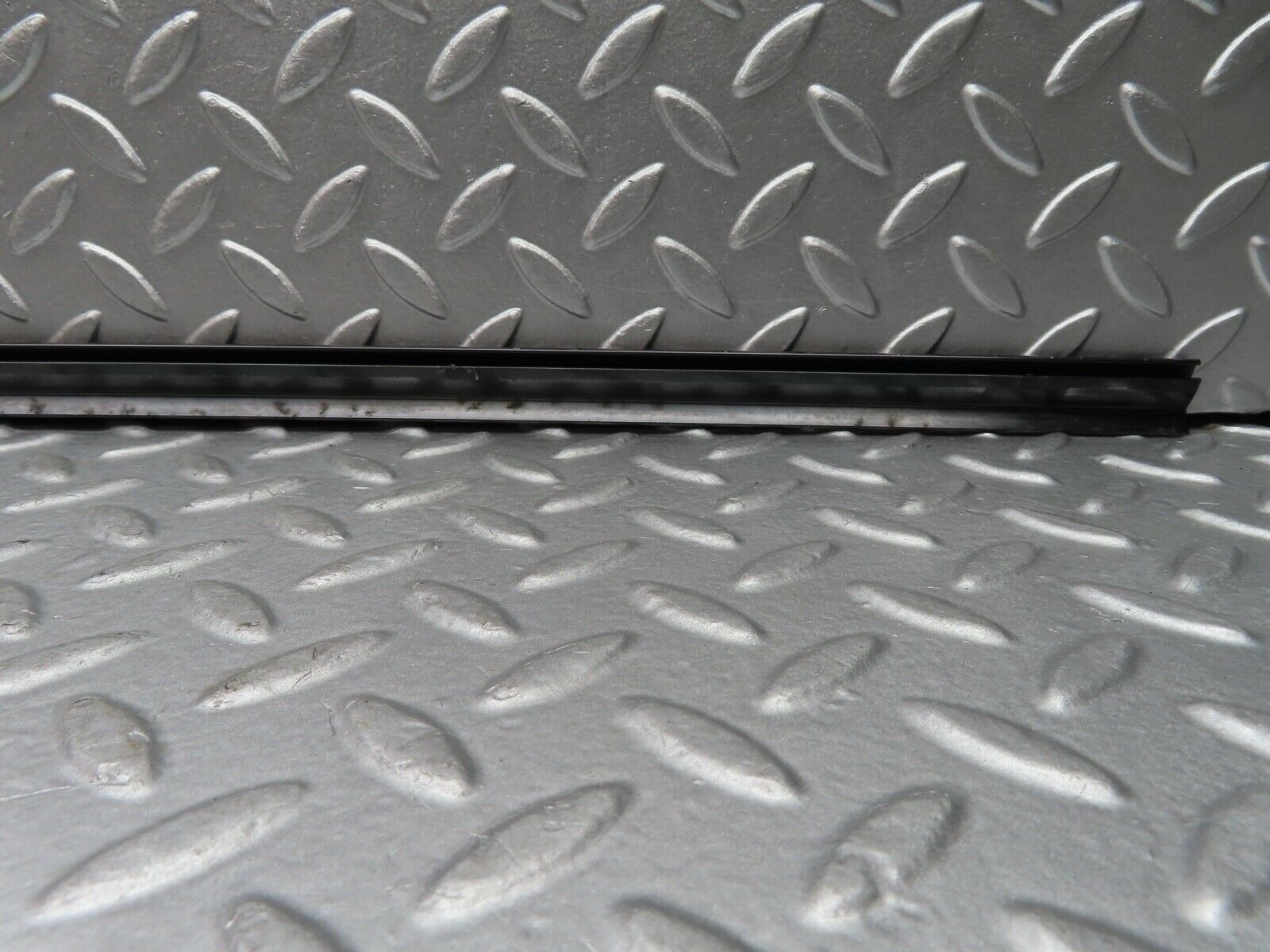 20161 Mercedes-Benz R129 300SL Coupe Right Door Chrome Moulding Trim