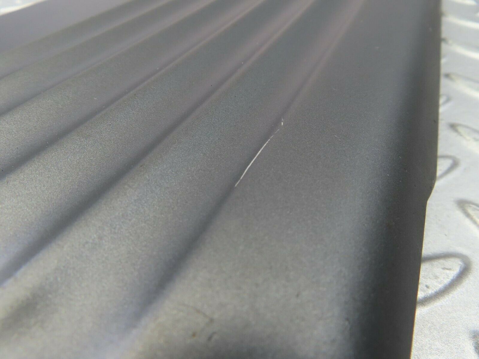 9072 Mercedes-Benz W126 Front Left Fender Wing Moulding Trim 1266902140