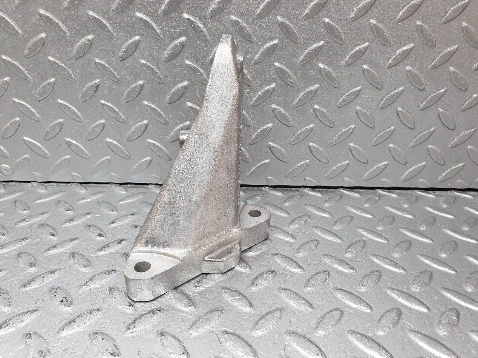 41448 Mercedes-Benz W124 200E Engine Mount Bracket Right Side 1022234204