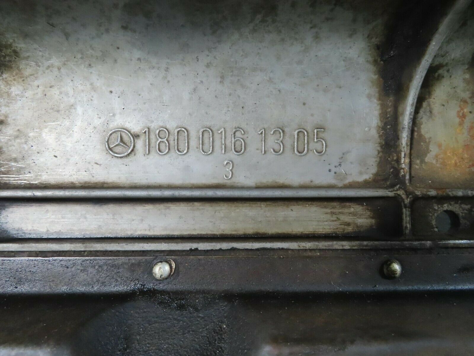 8549 Mercedes-Benz W108 Cylinder Head Valve Cover 1800161305