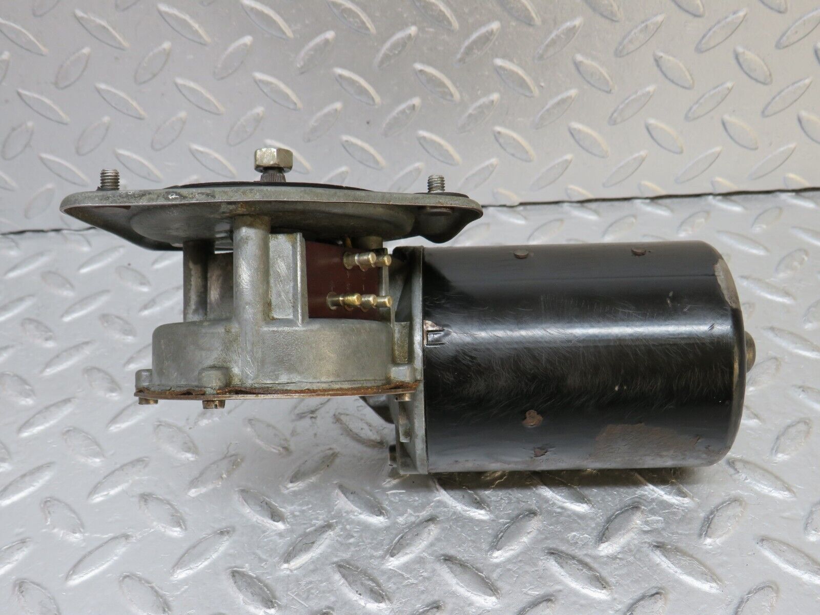 37543 Mercedes-Benz W109 300SEL Wiper Motor Bosch 0390446055