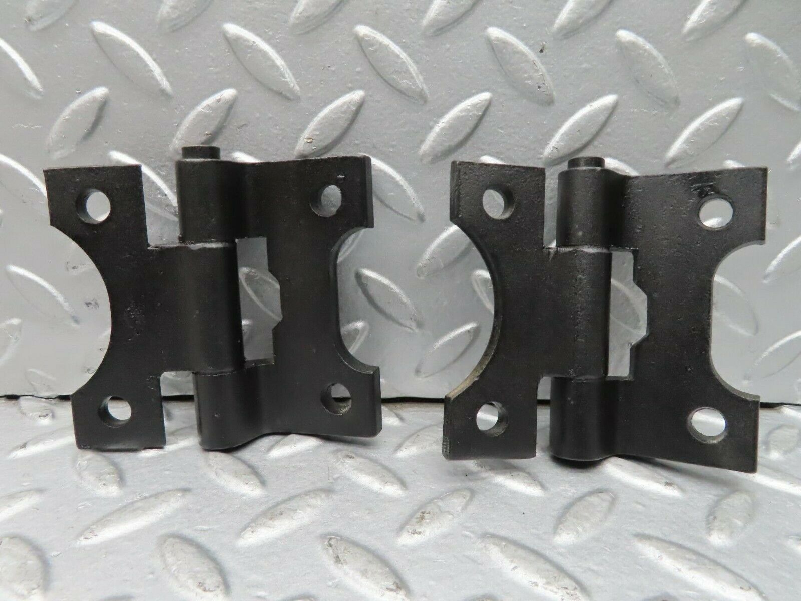 16699 Mercedes-Benz C107 380SLC Left Door Hinges