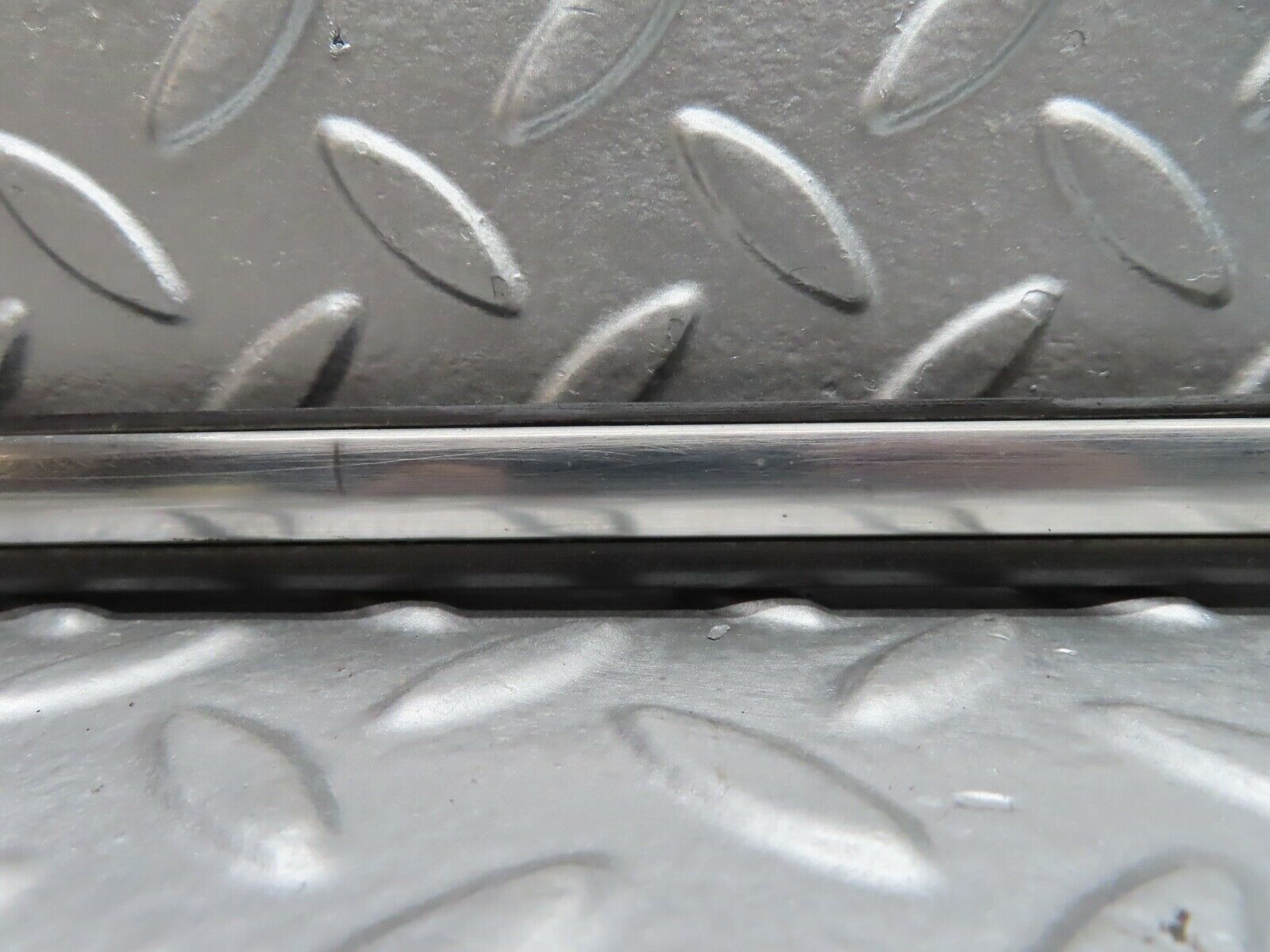 20962 Mercedes-Benz W114 250CE Coupe Left Door Centre Moulding Trim