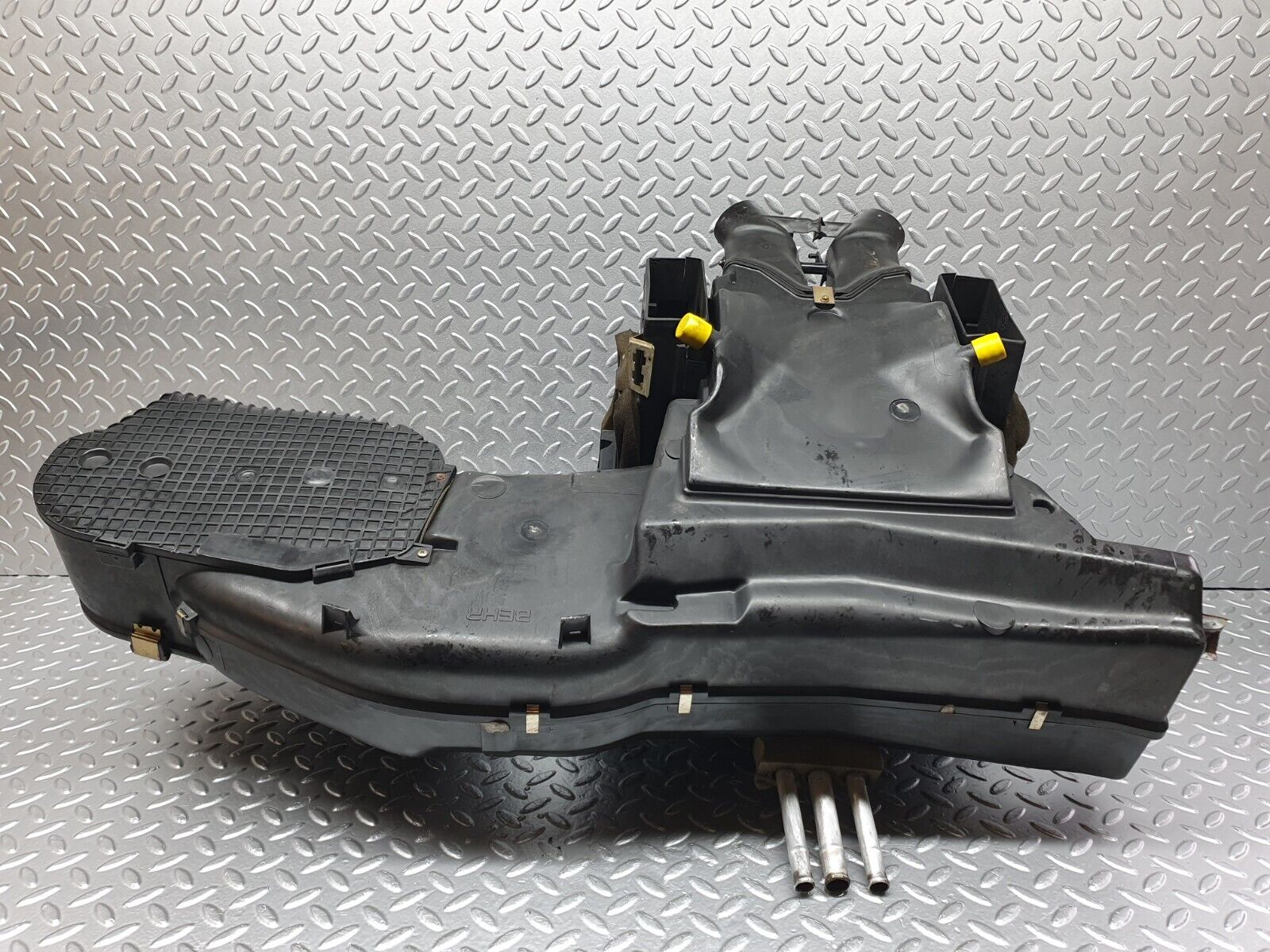 40937 Mercedes-Benz W126 300SE Heater Box Blower Housing Behr