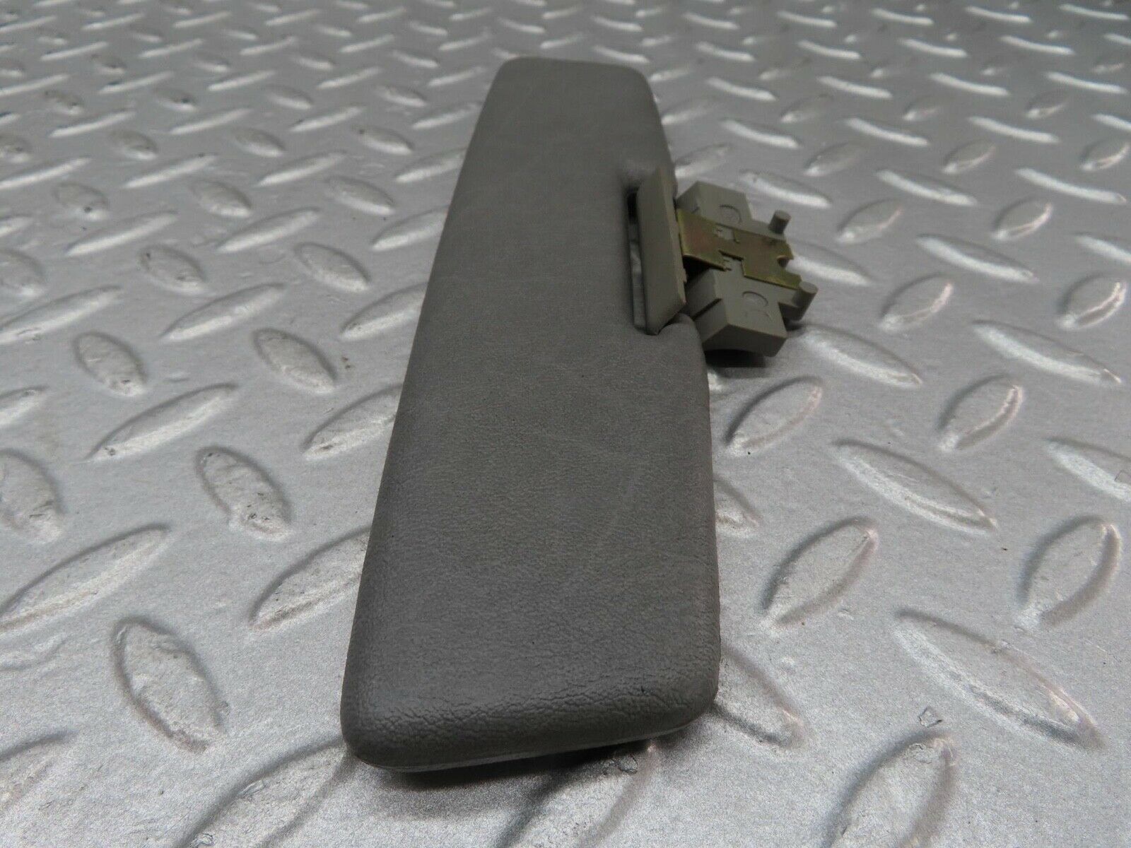 16491 Mercedes-Benz W124 260E Middle Sun Visor Grey