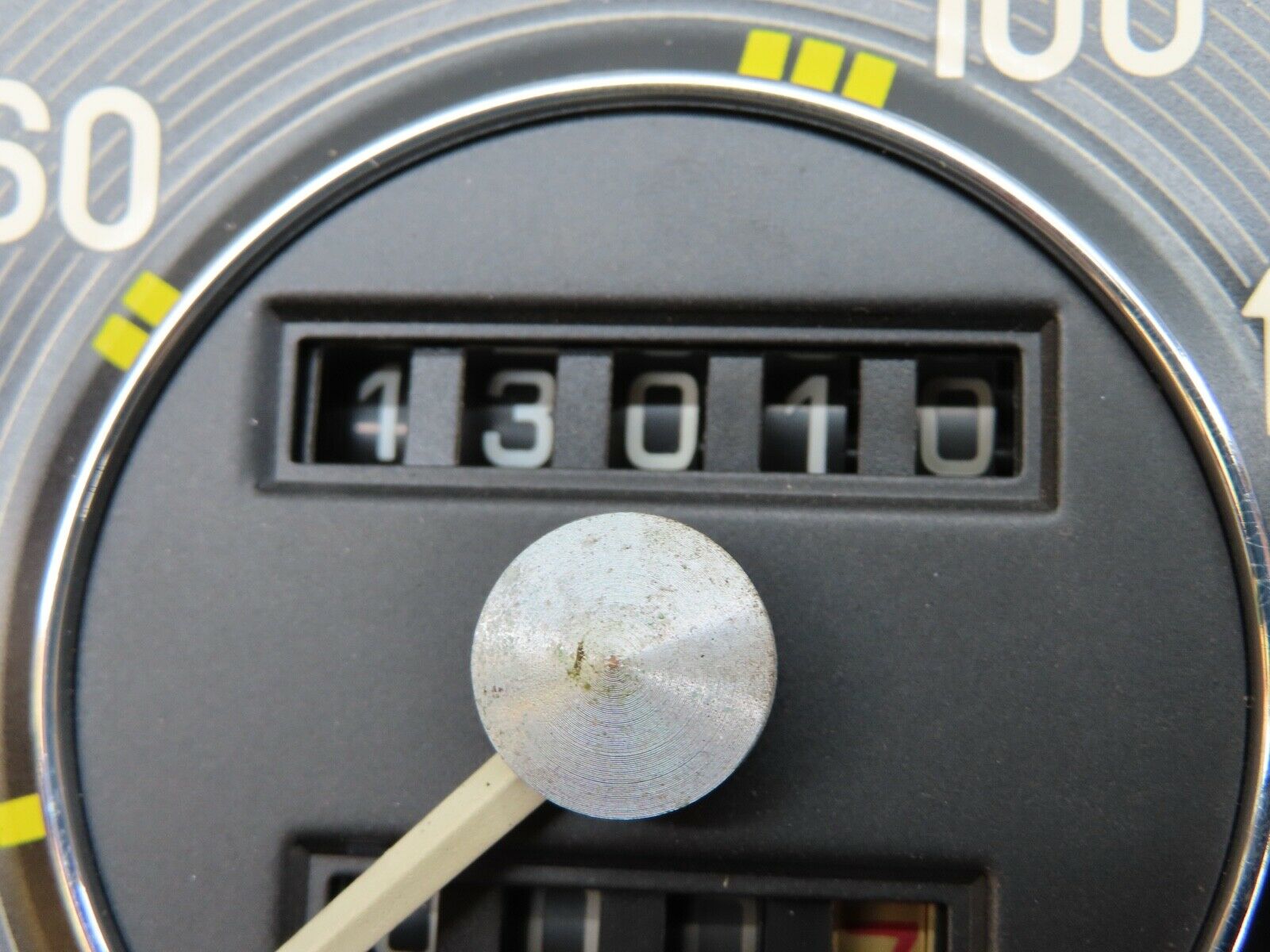 18336 Mercedes-Benz W115 Speedometer KM/H VDO W=0.92 1155423801