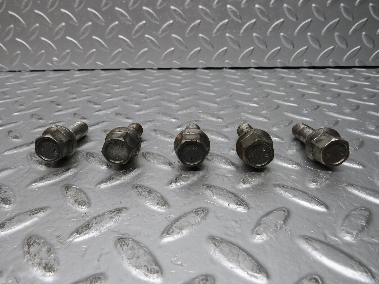 31863 Mercedes-Benz 5x Alloy Wheel Lug Bolt M12x1.5