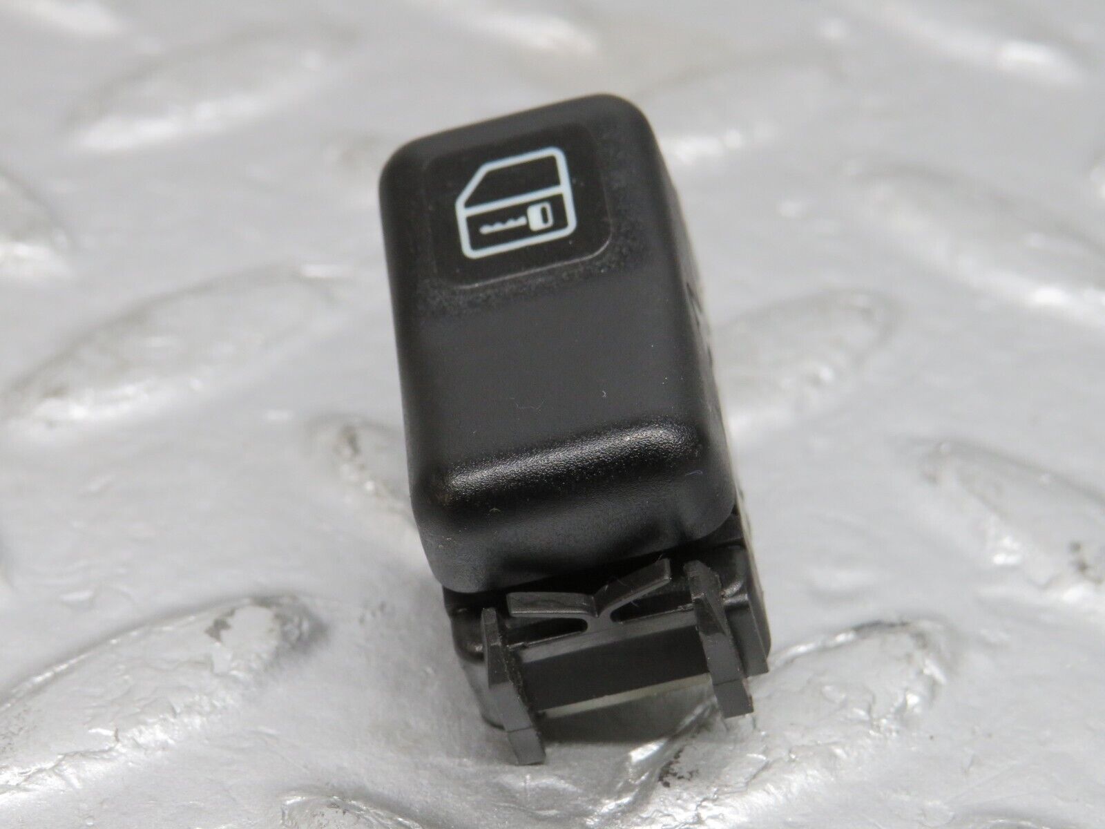 39640 Mercedes-Benz R129 320SL Coupe Central Locking Switch 1248215051