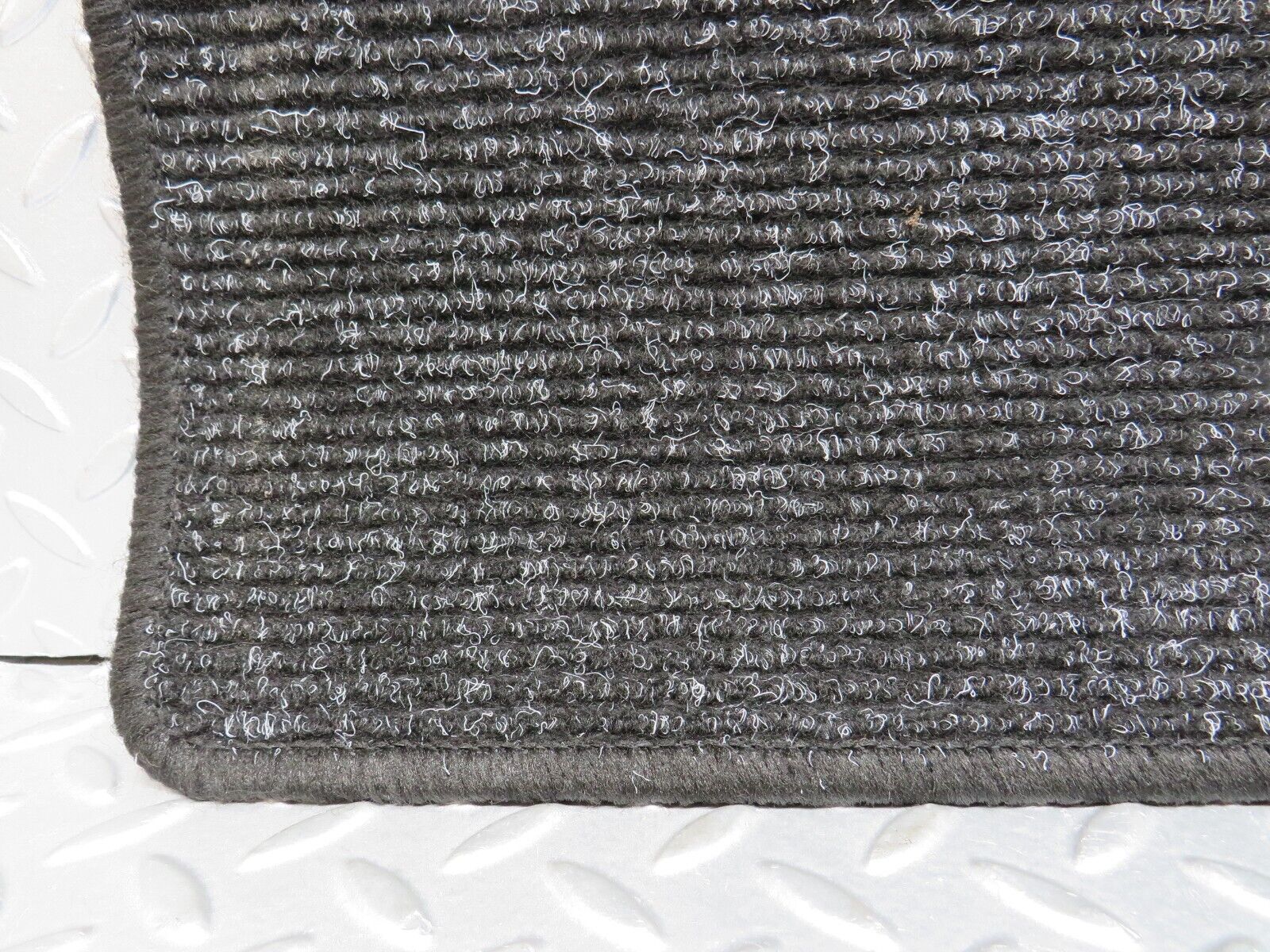 39047 Mercedes-Benz W201 190E 2.6L Rear Floor Mat 2x