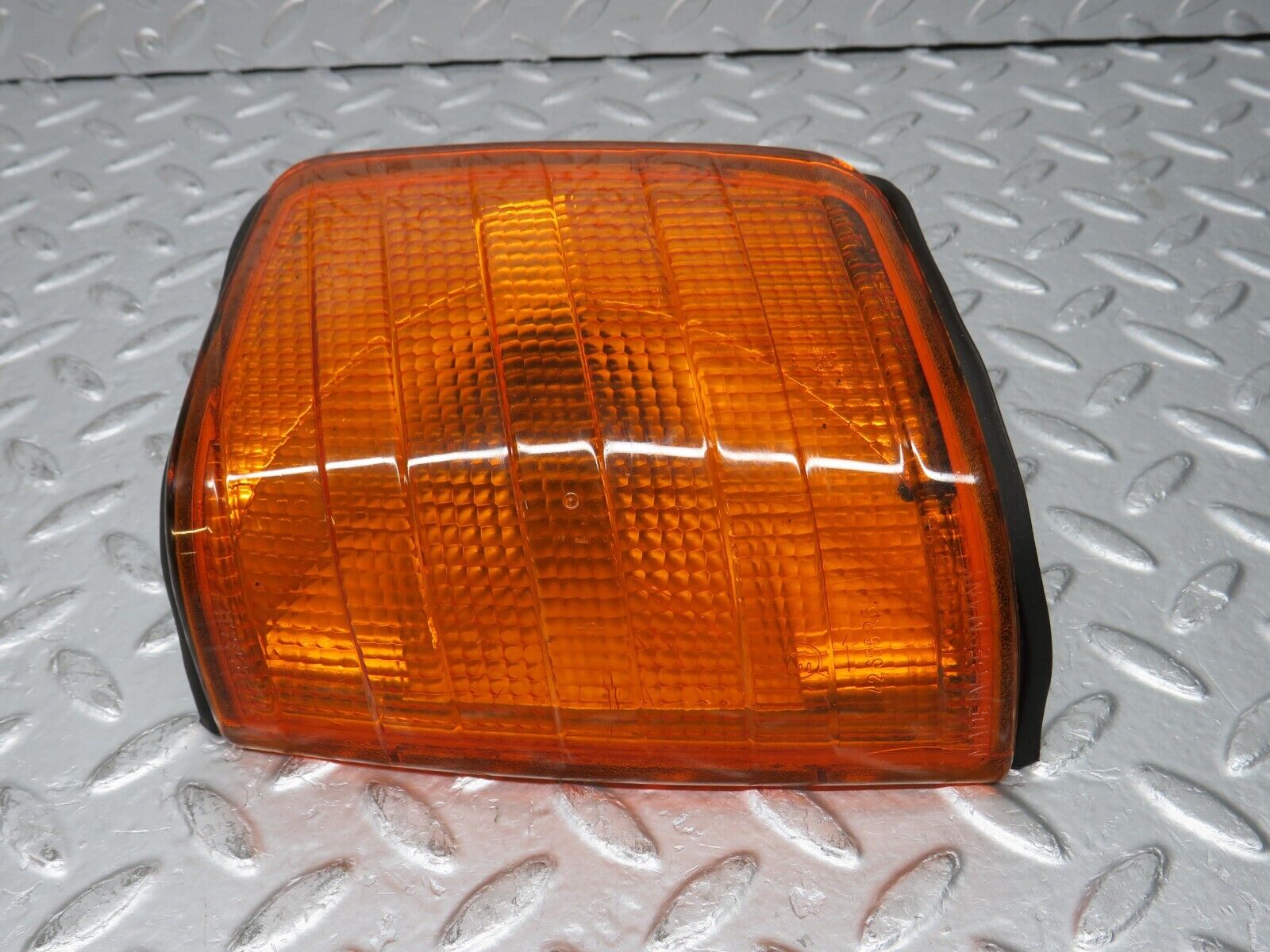 31707 Mercedes-Benz W201 190LE 1.8L Indicator Light Front Left Bosch 1305232911