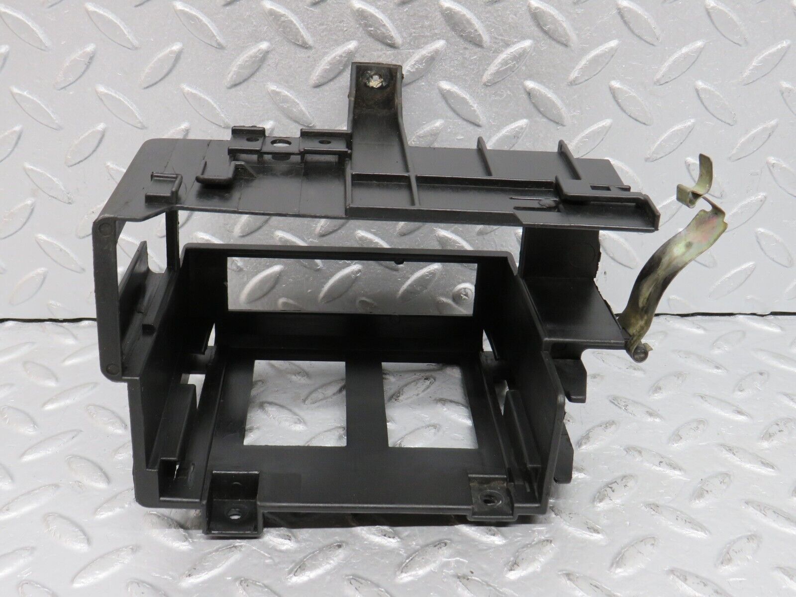 38712 Mercedes-Benz W201 190E 2.6L ECU Bracket 2015461743