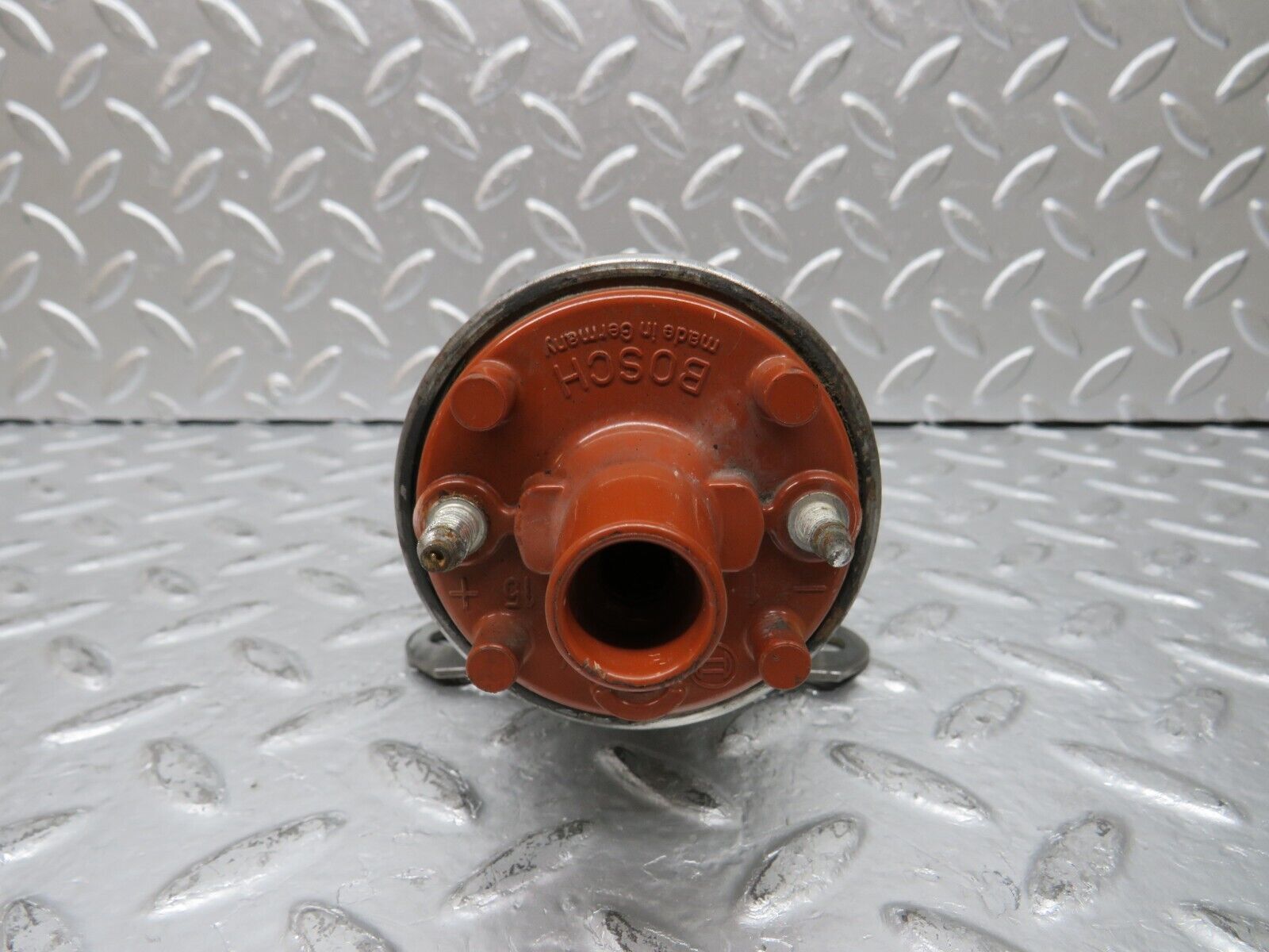 29730 Mercedes-Benz W123 230E Ignition Coil Bosch 0001584003 0221118307