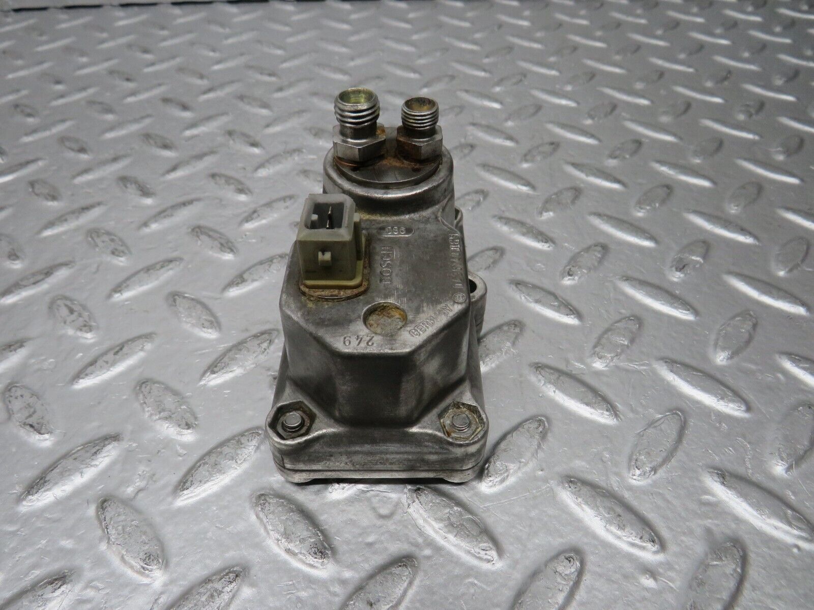 29863 Mercedes-Benz W123 230E Warm Up Regulator Bosch 0438140065