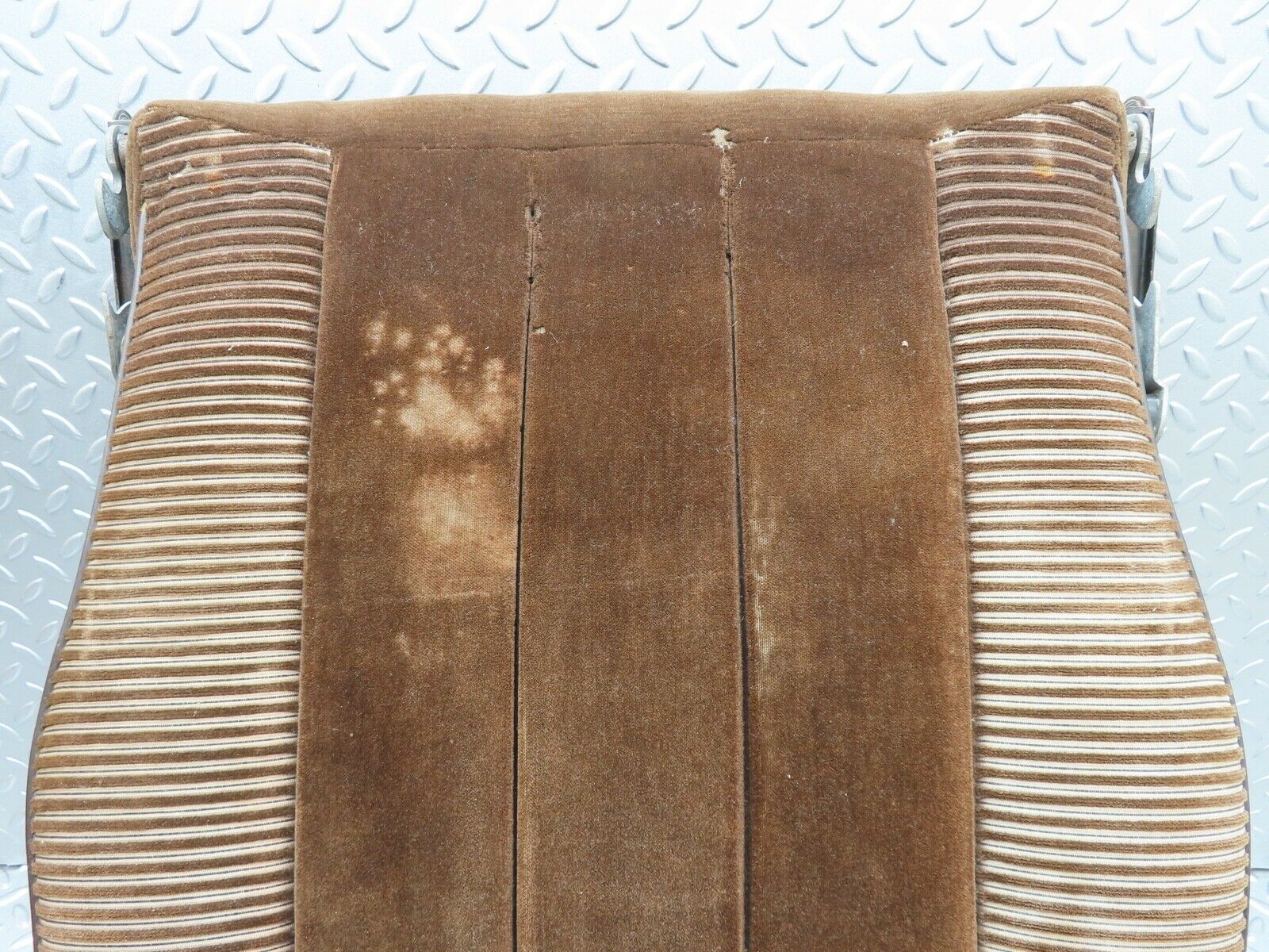 18470 Mercedes-Benz C107 380SLC Front Right Seat Bottom Brown