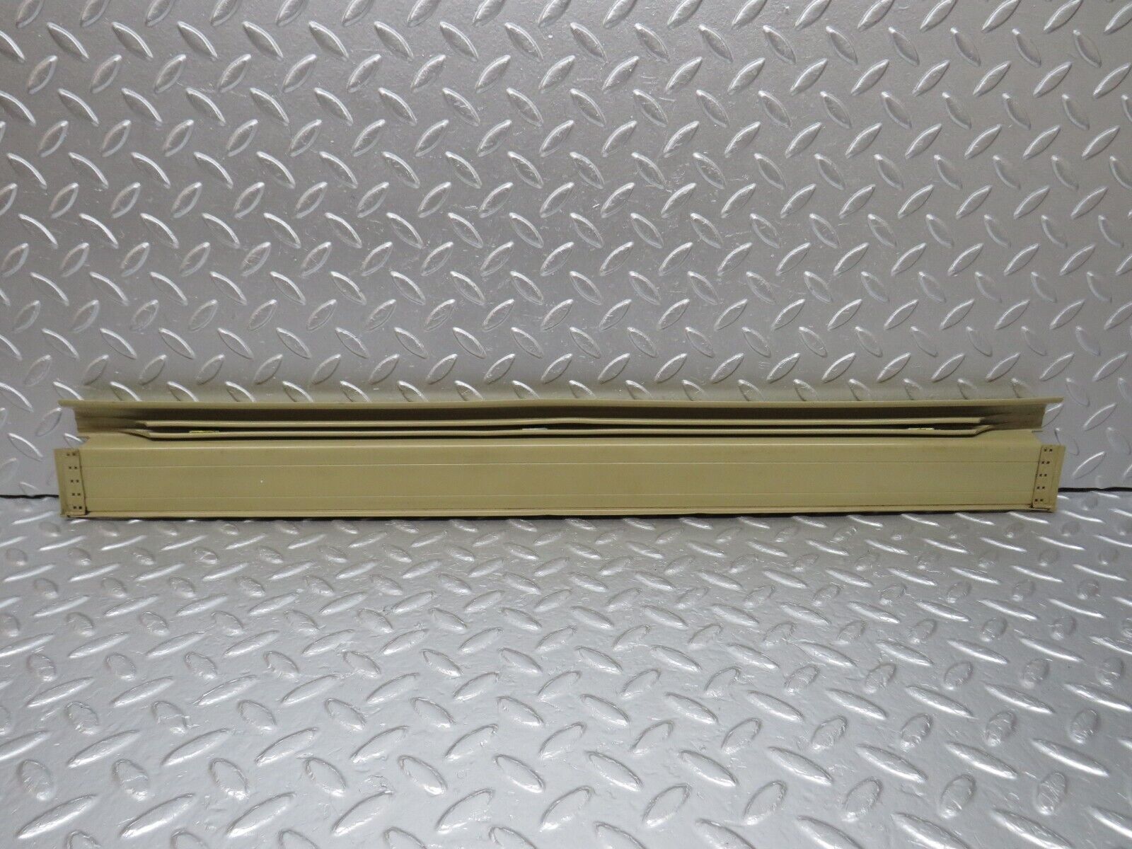 33983 Mercedes-Benz W124 260E Front Left Door Sill Beige