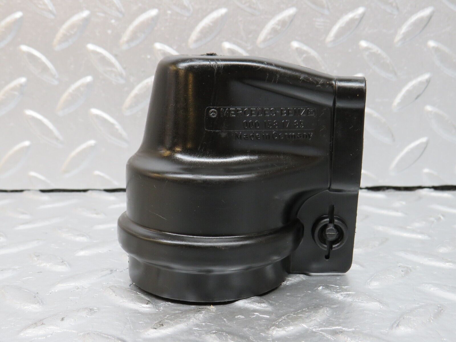 33622 Mercedes-Benz W201 190E 2.0L Ignition Coil Protective Cap 0001581785